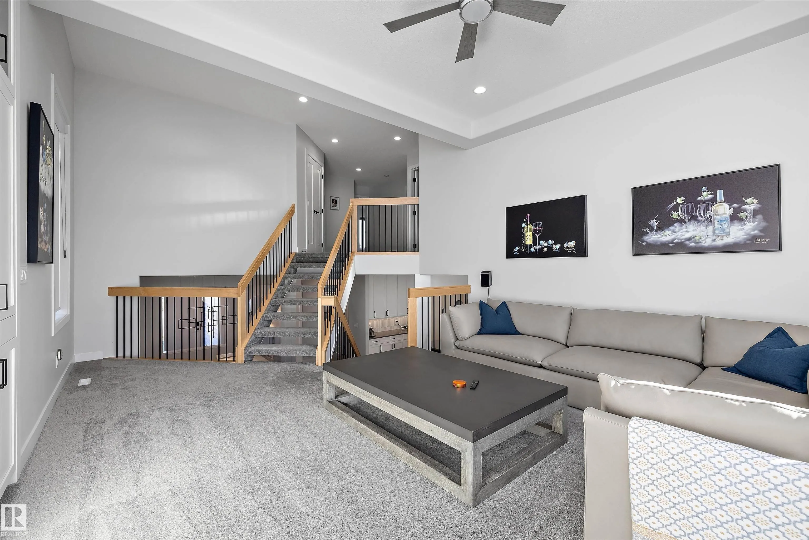 61 RYBURY Crest