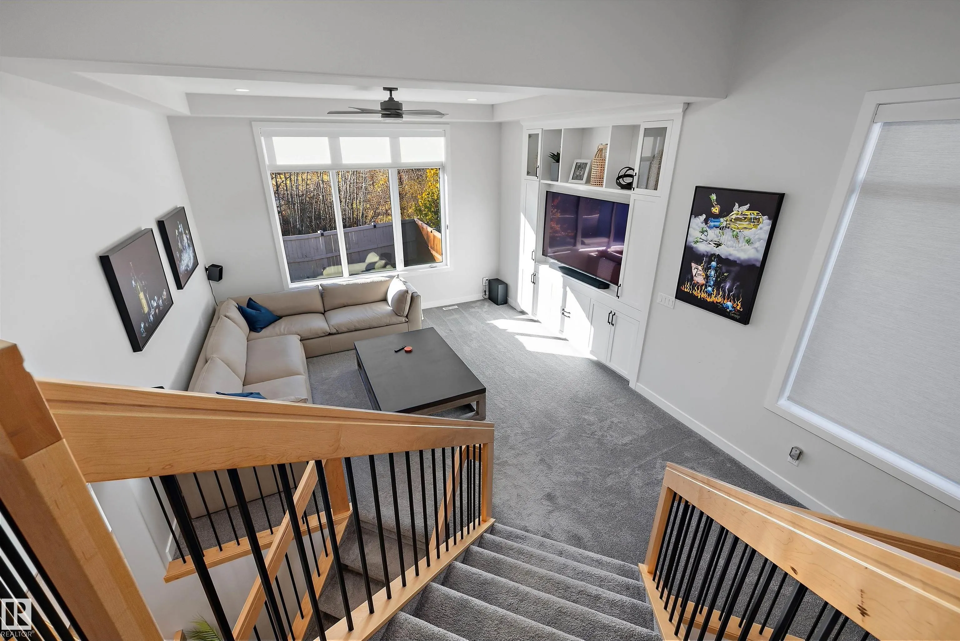 61 RYBURY Crest