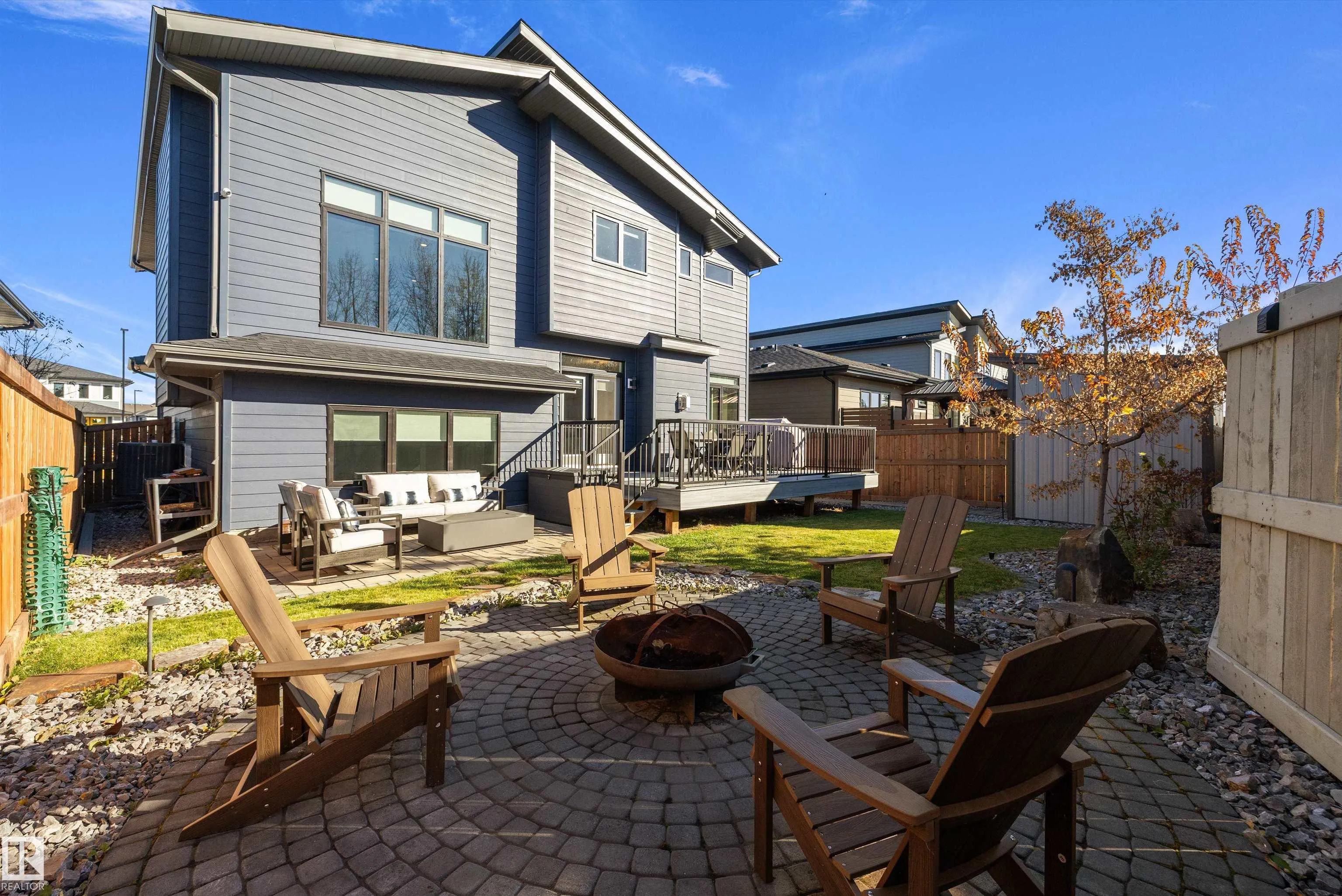 61 RYBURY Crest
