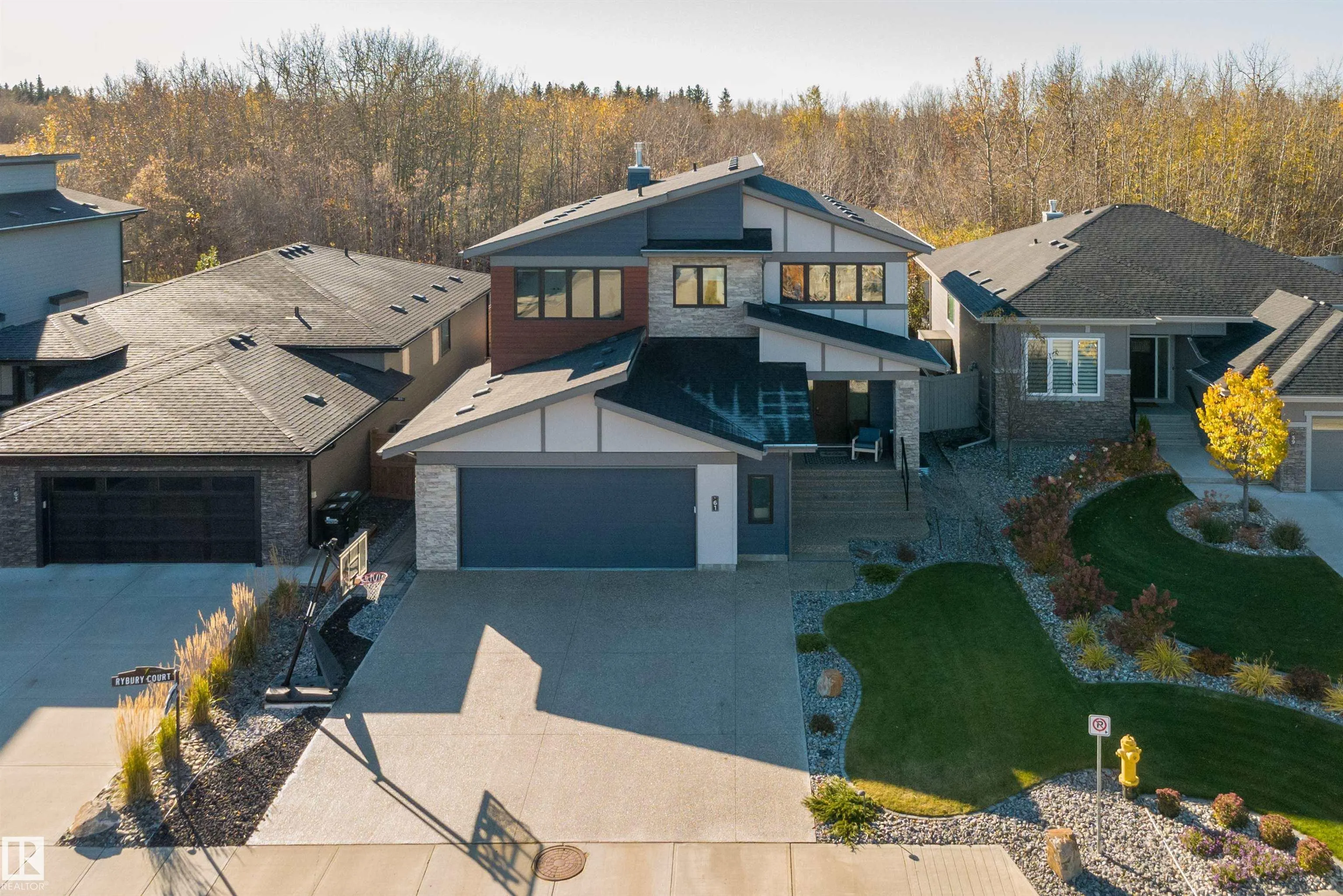 61 RYBURY Crest