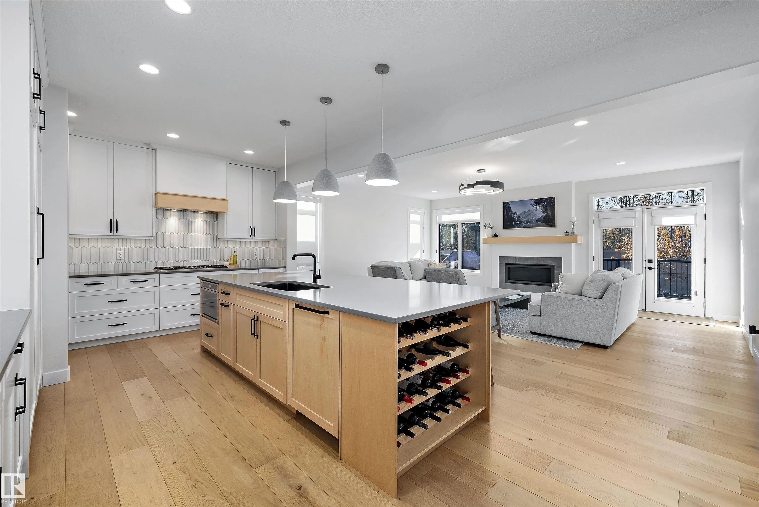 61 RYBURY Crest