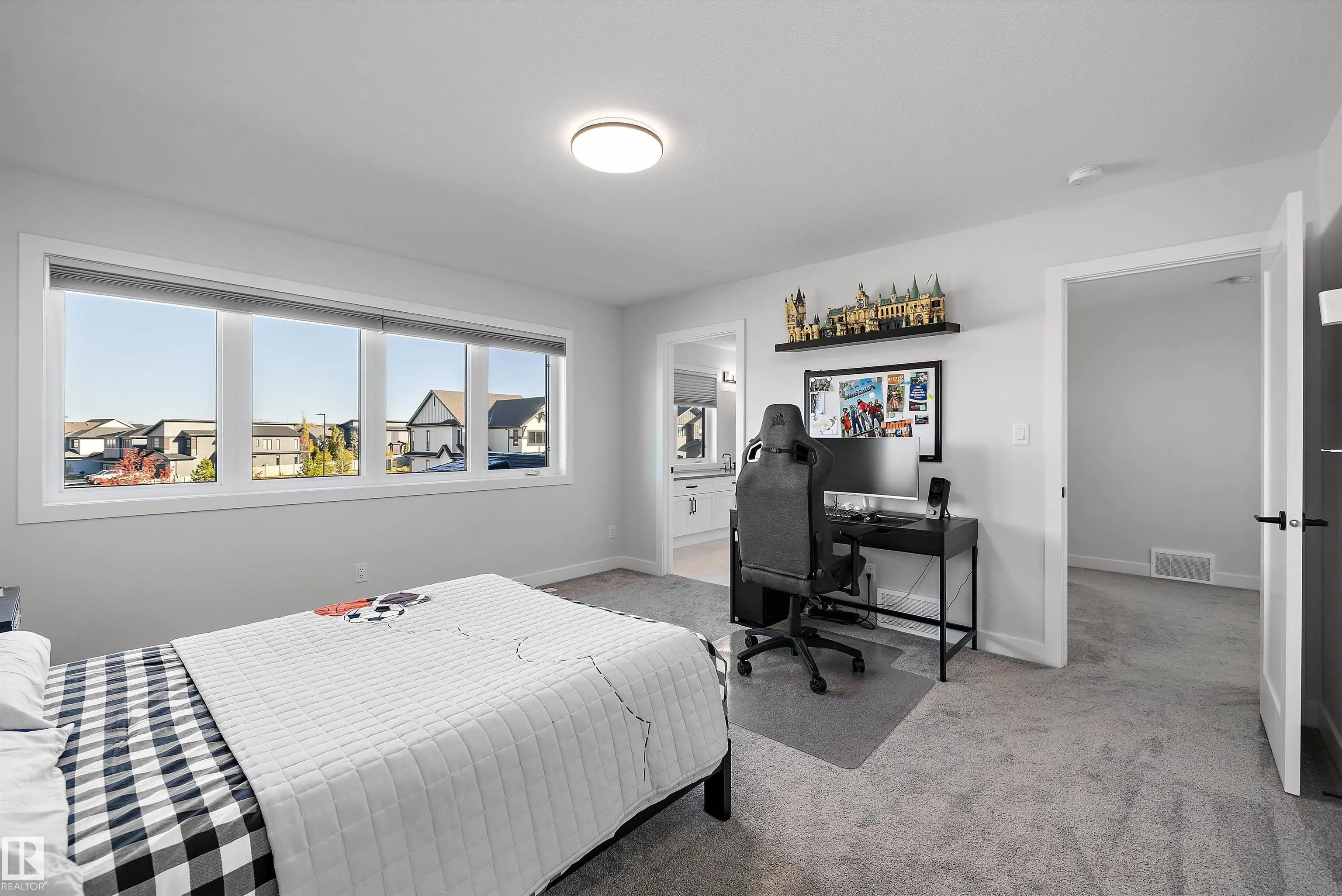 61 RYBURY Crest