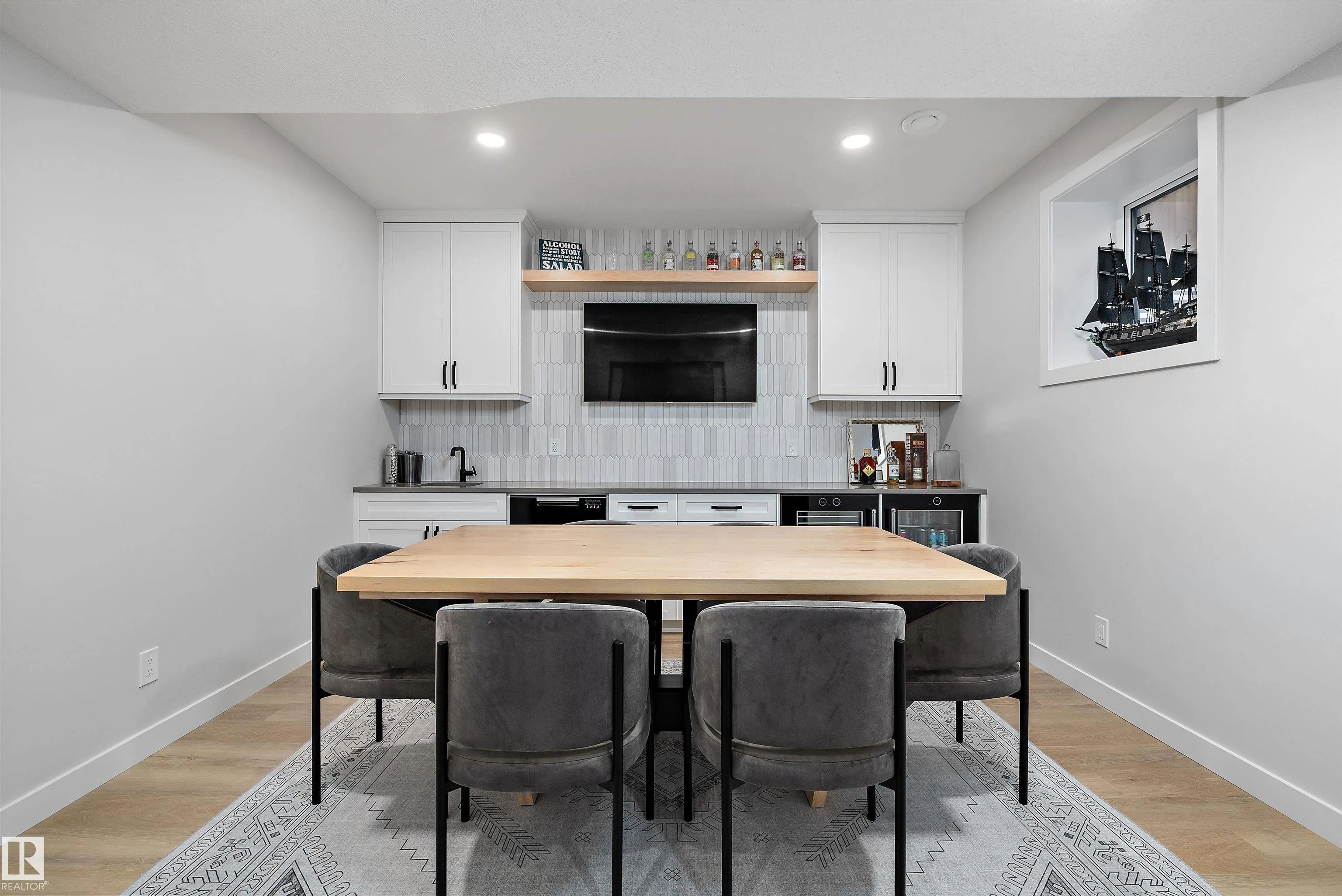 61 RYBURY Crest