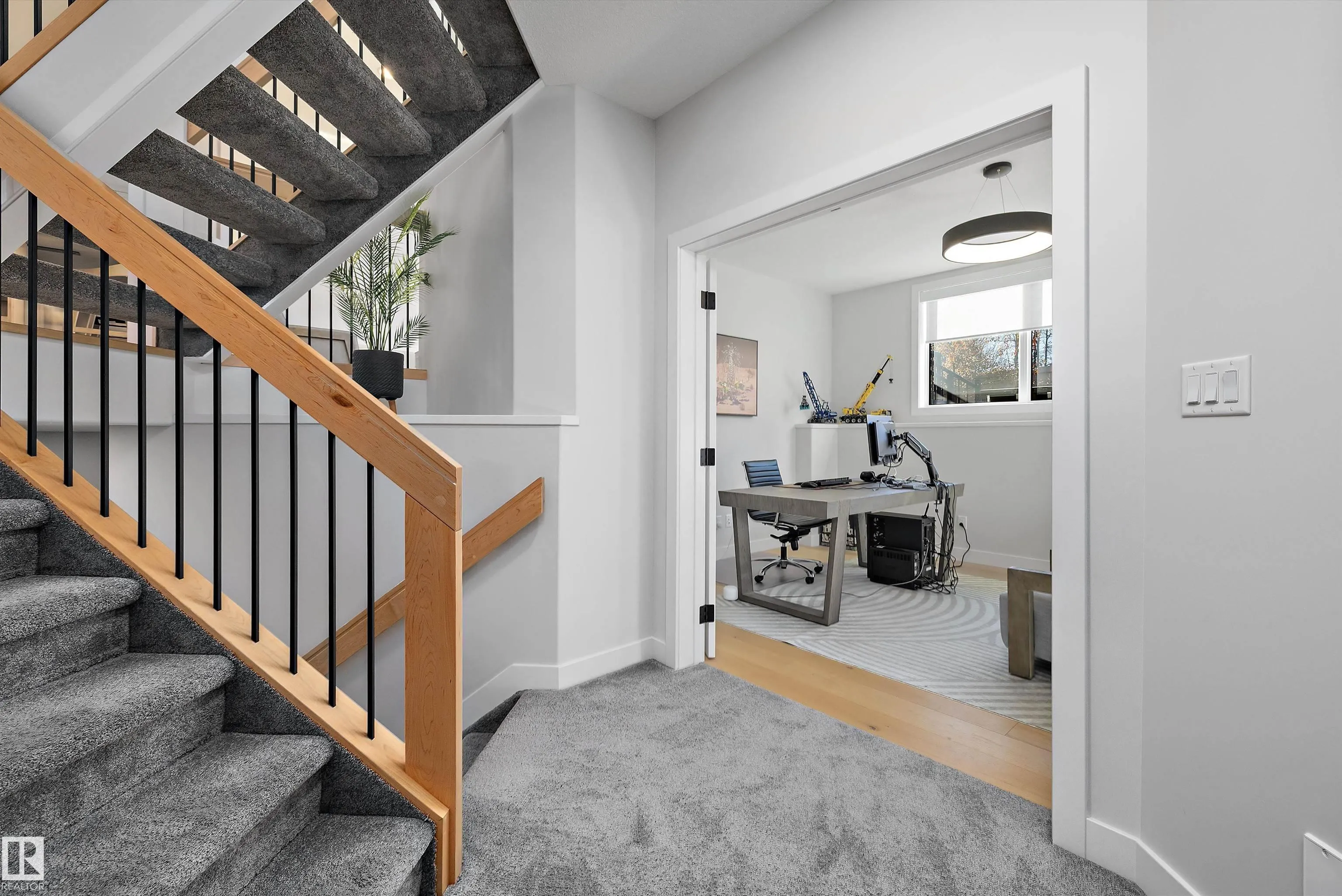 61 RYBURY Crest