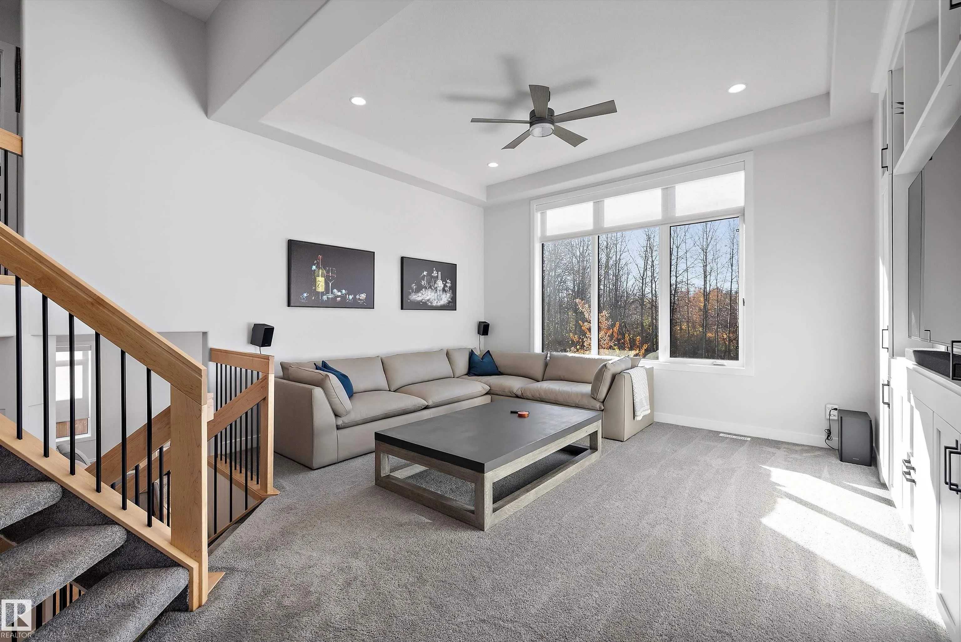61 RYBURY Crest