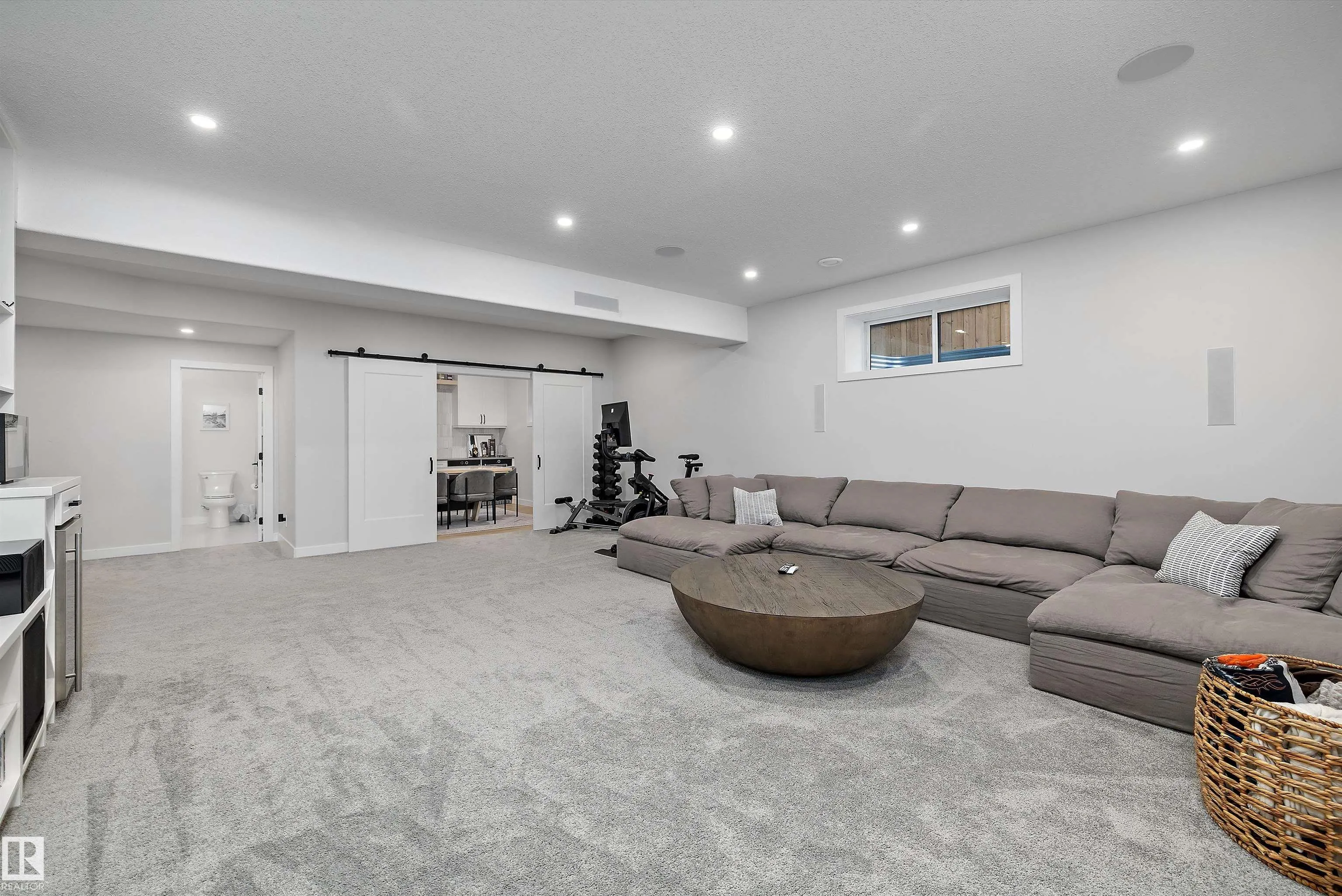 61 RYBURY Crest