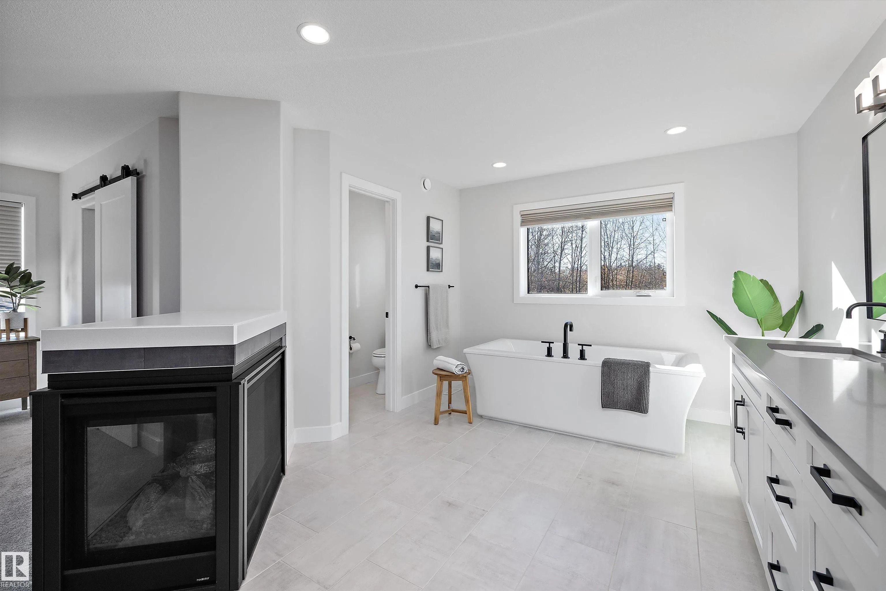 61 RYBURY Crest