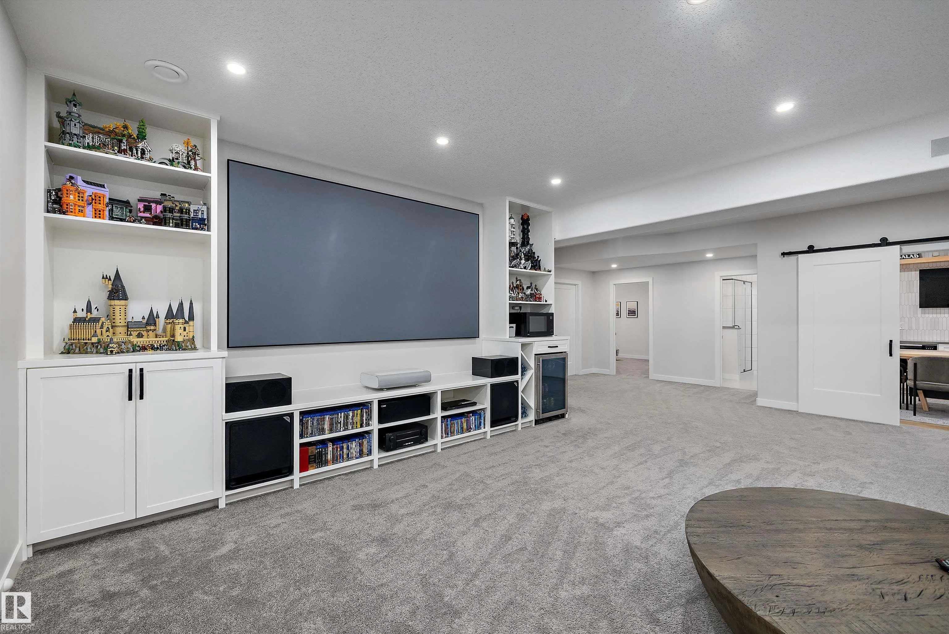 61 RYBURY Crest