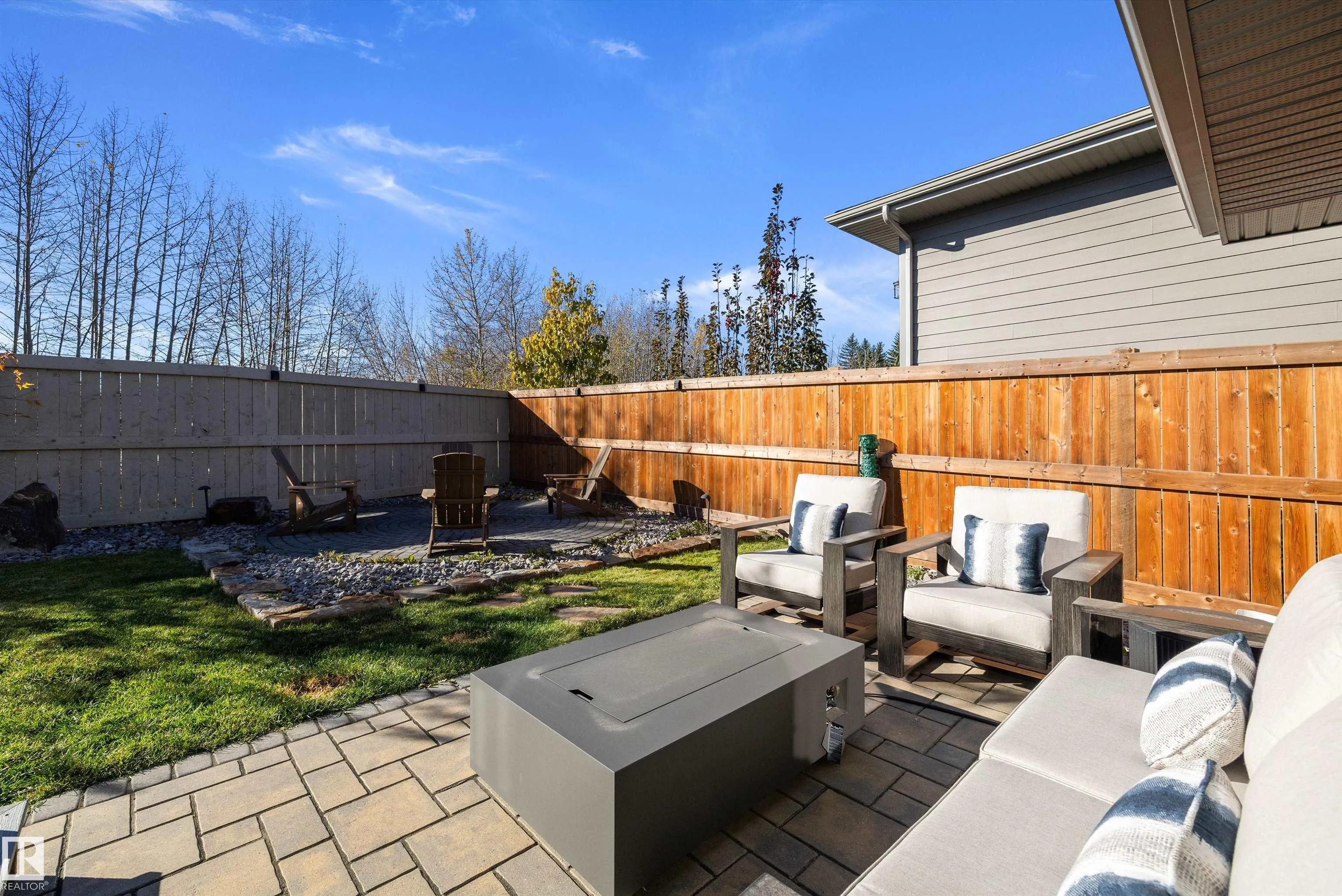 61 RYBURY Crest