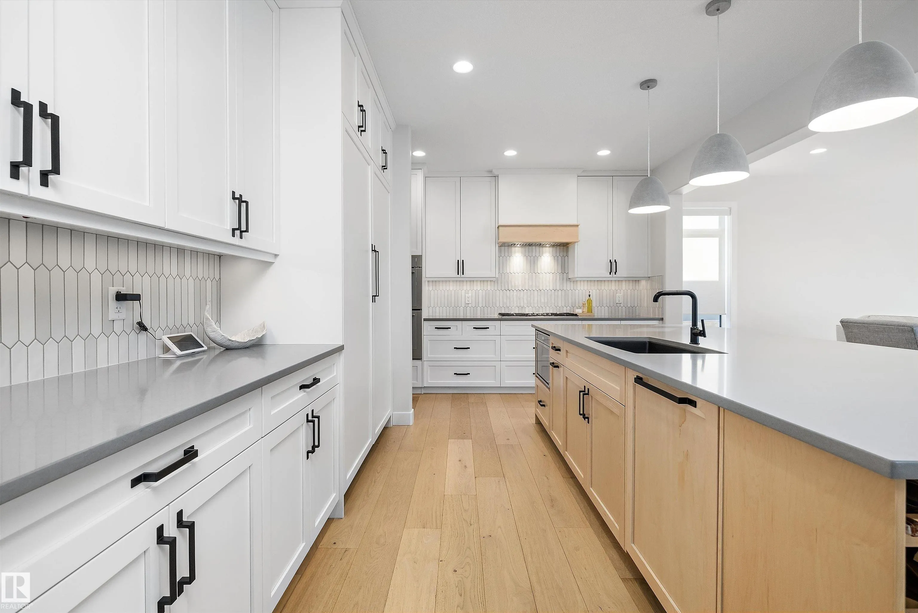 61 RYBURY Crest
