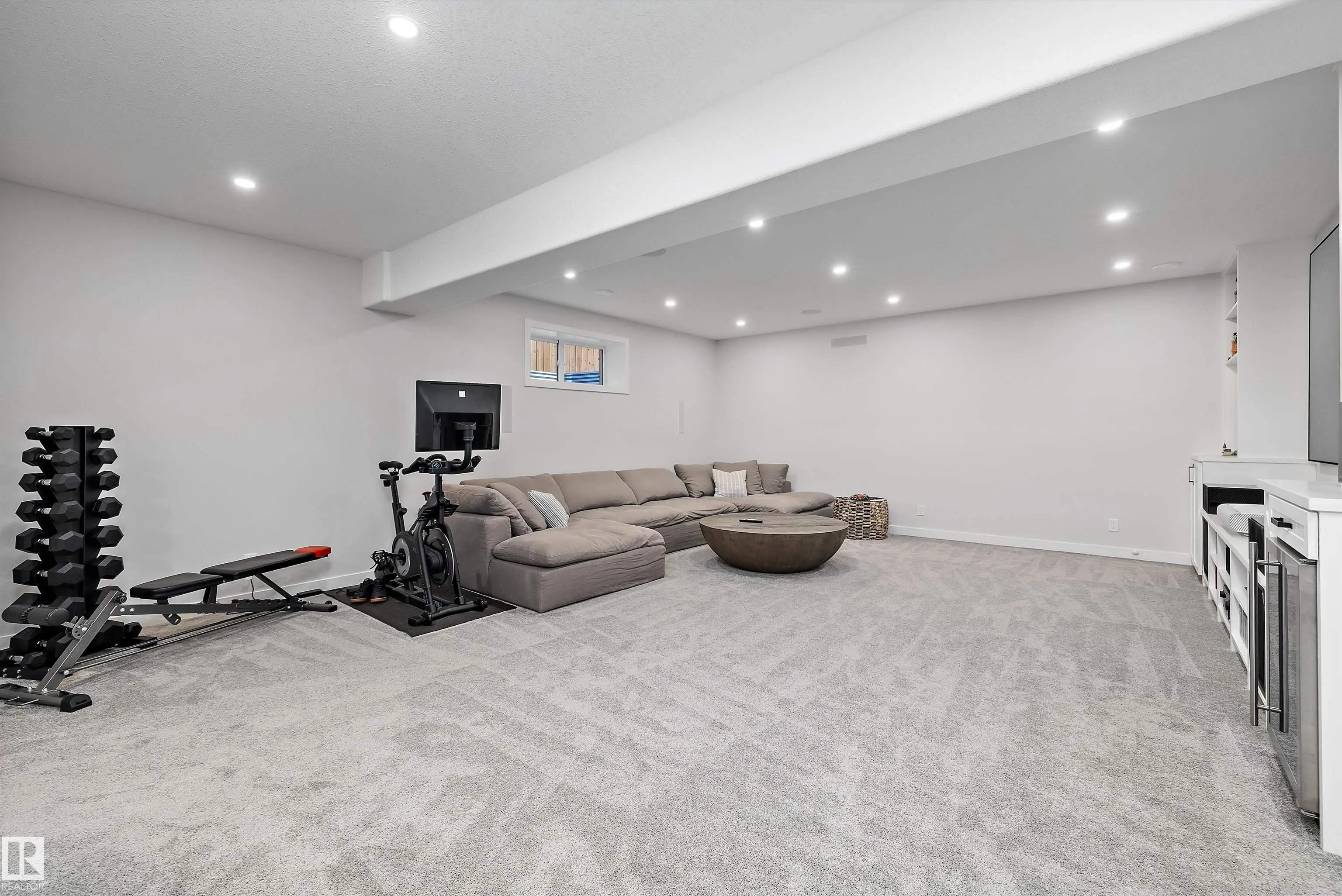 61 RYBURY Crest