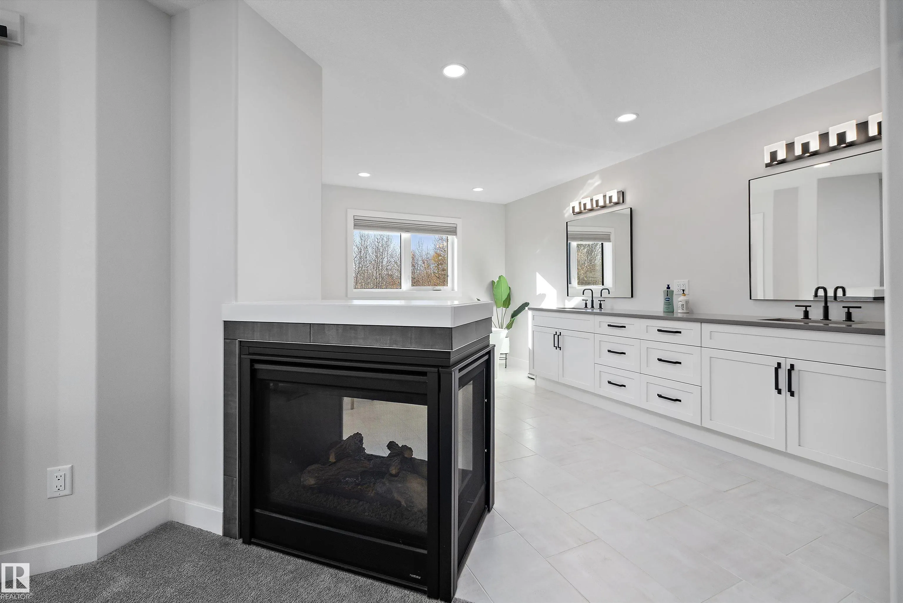 61 RYBURY Crest