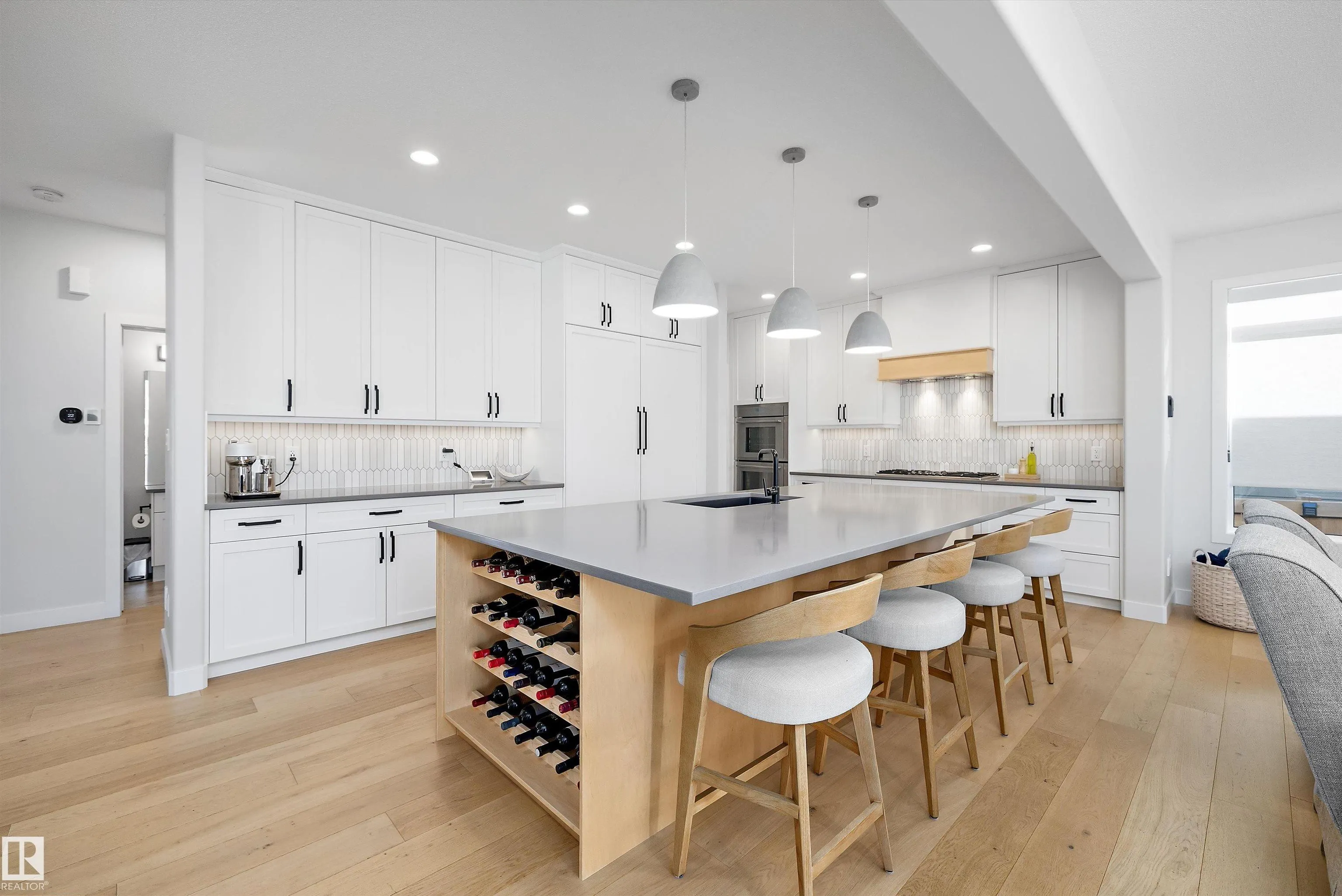 61 RYBURY Crest