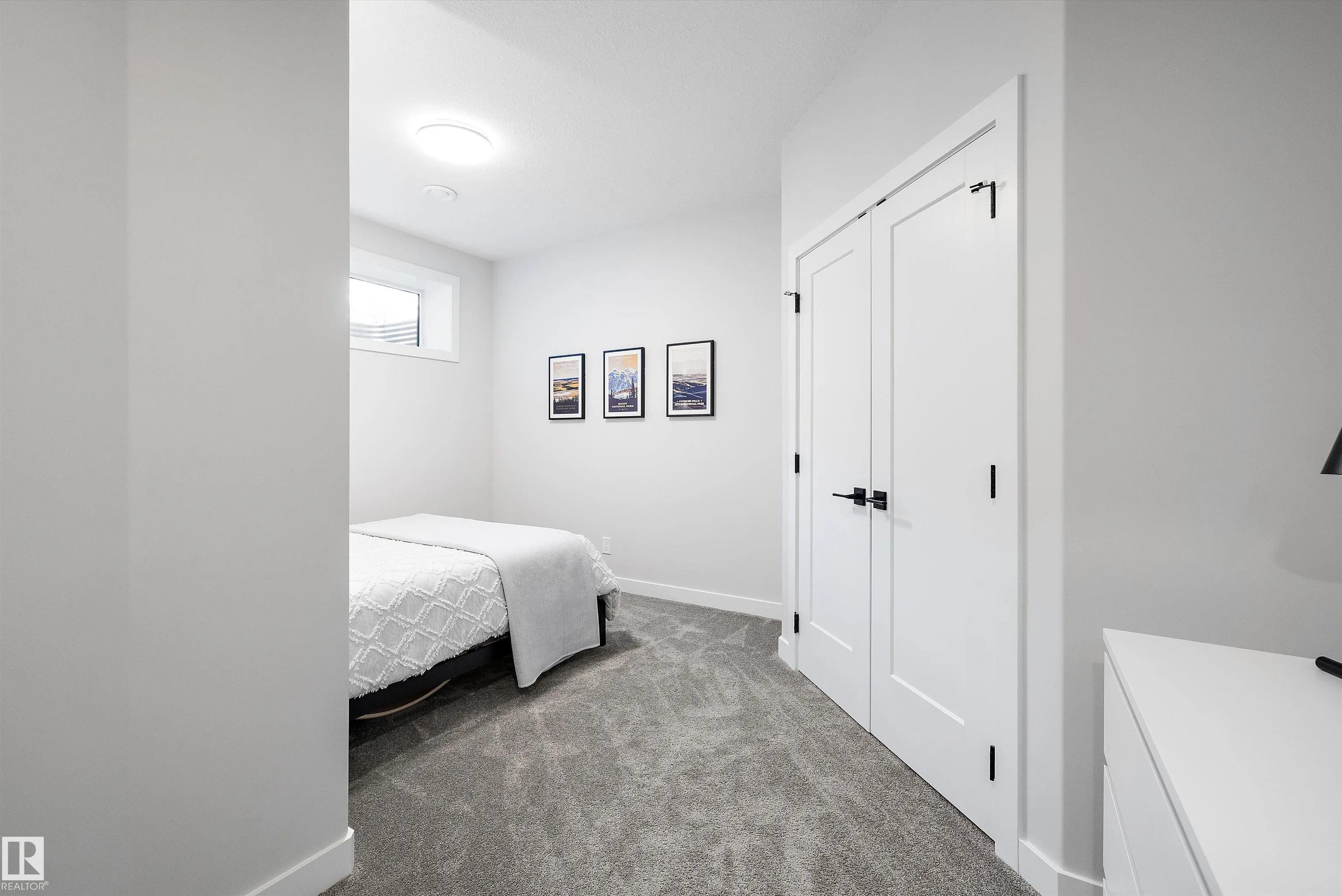 61 RYBURY Crest