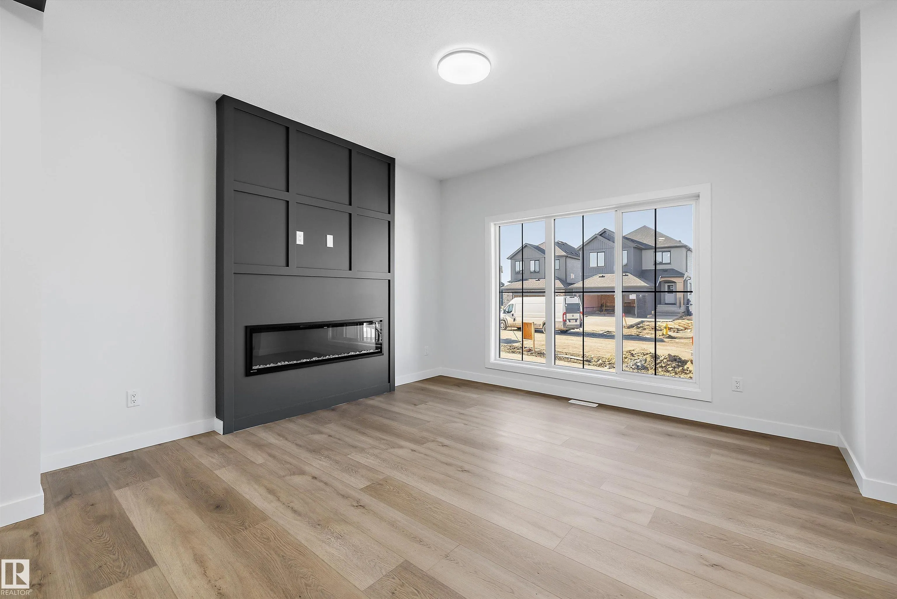 53 Clichy Close