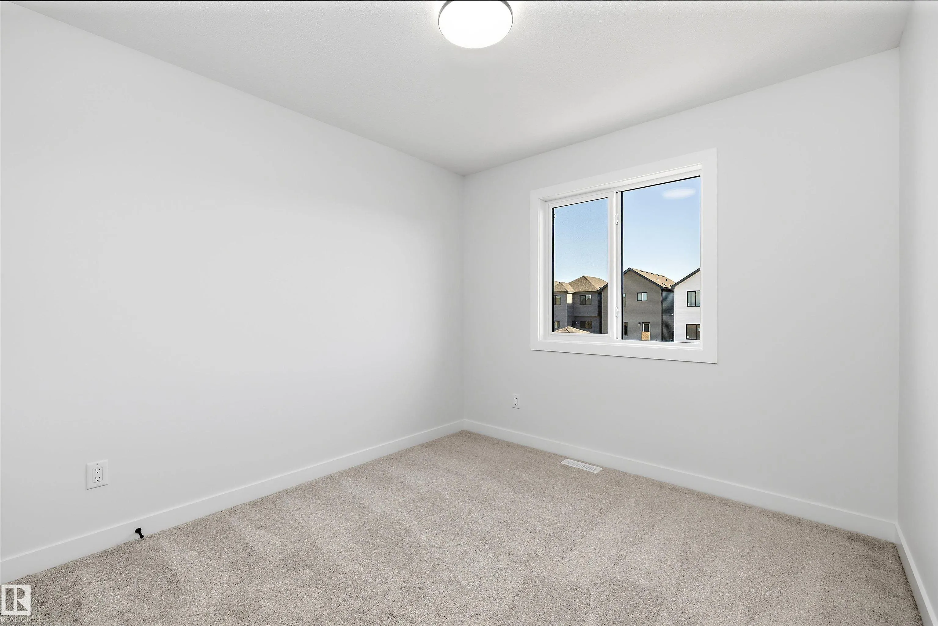 53 Clichy Close