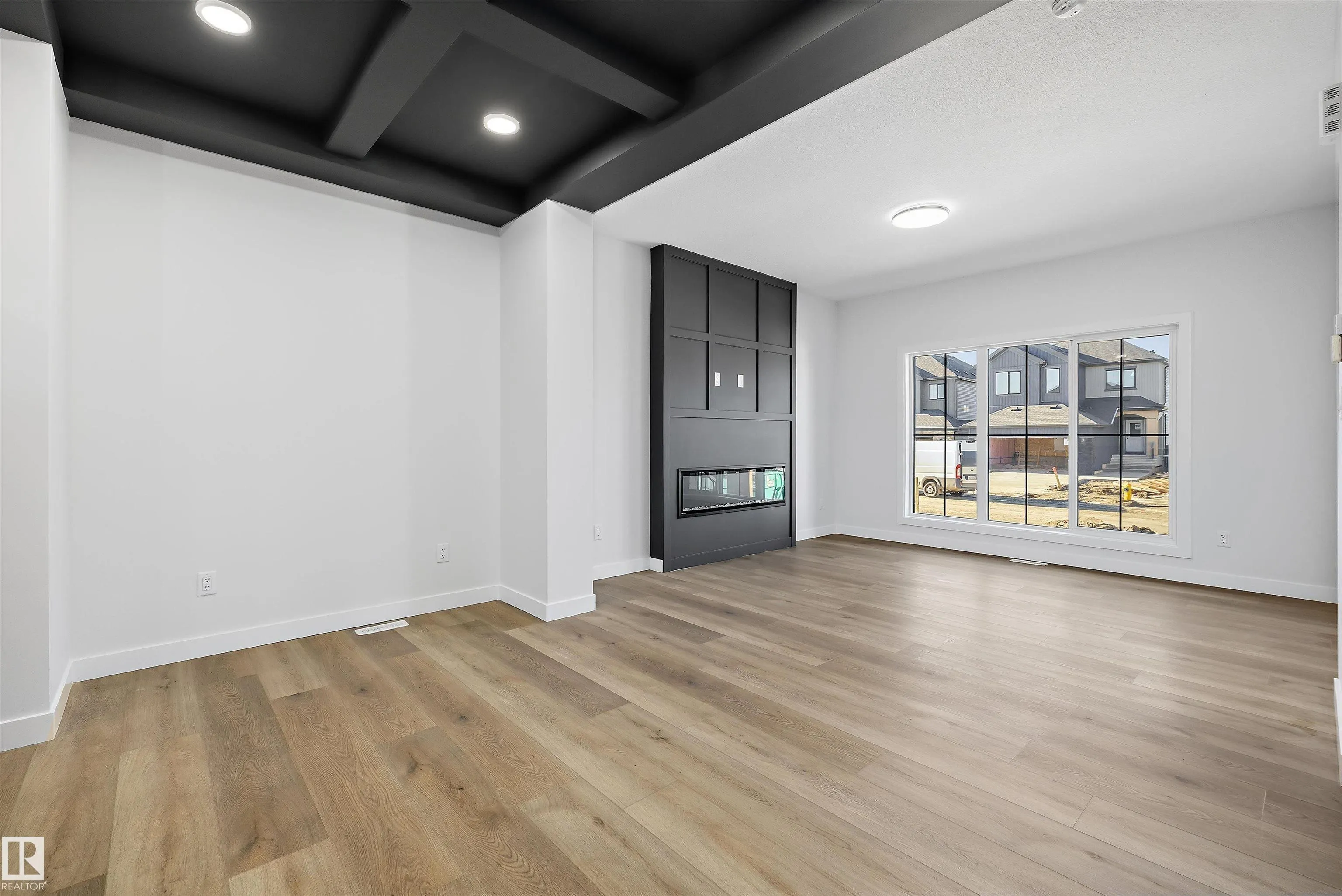 53 Clichy Close