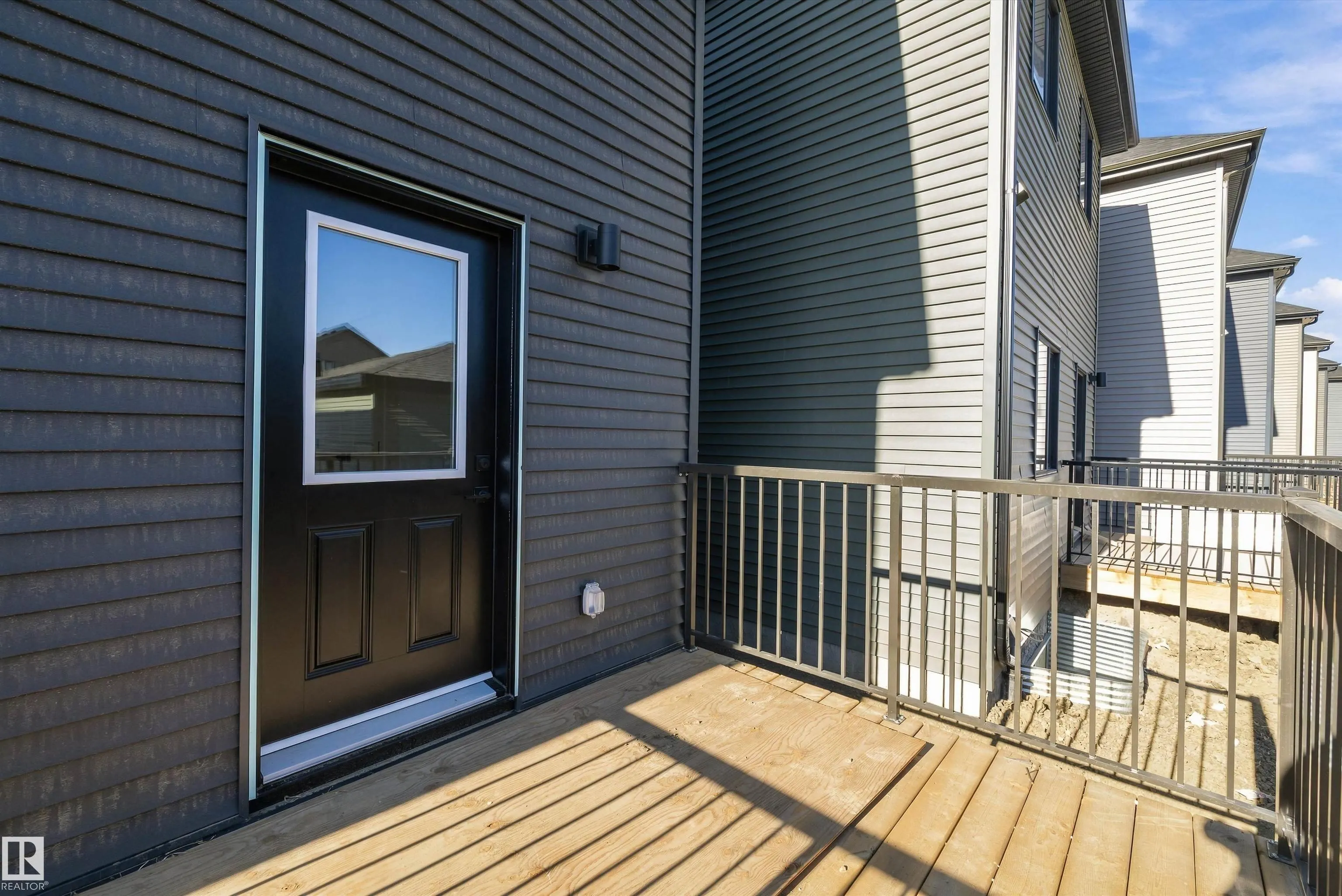 53 Clichy Close