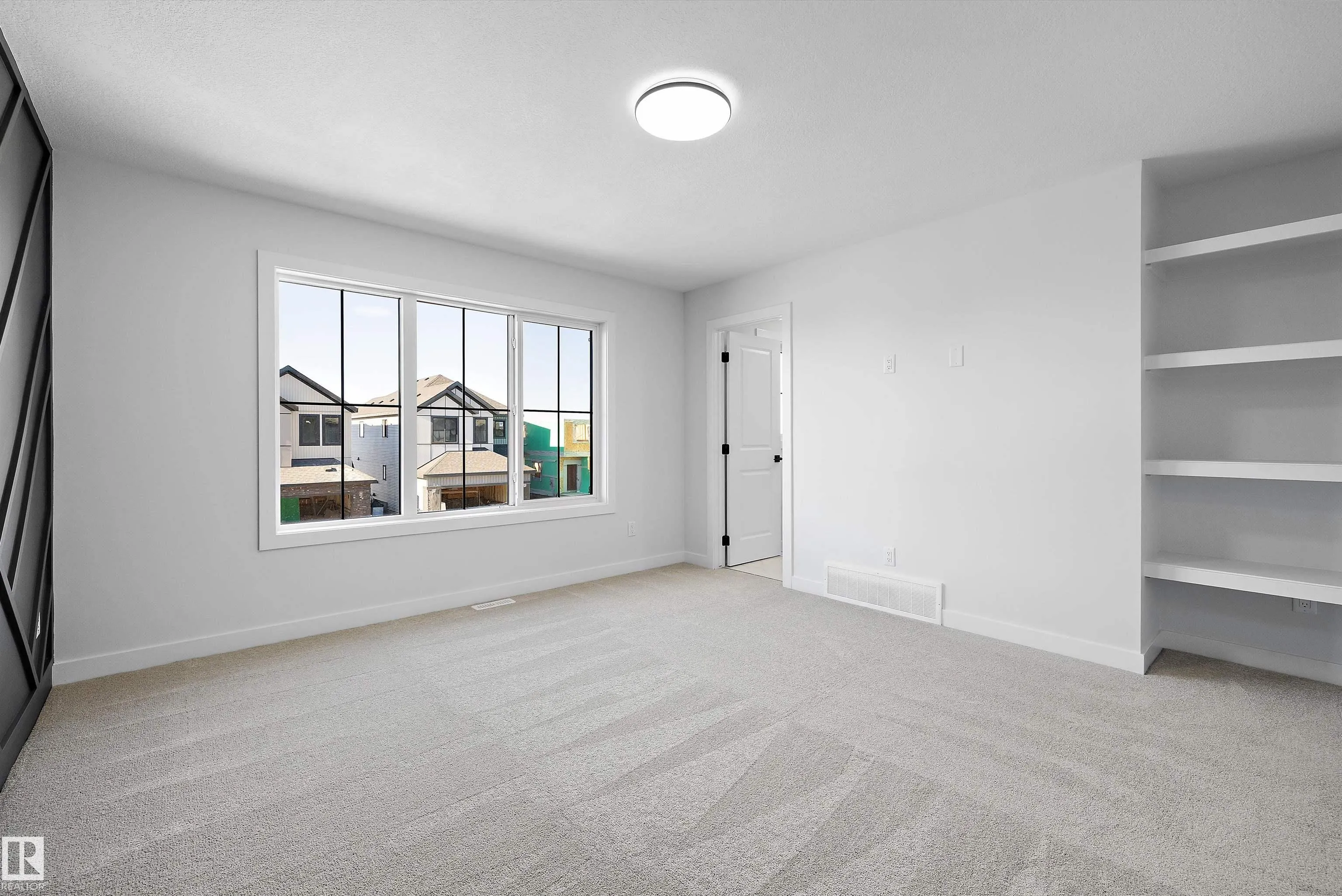 53 Clichy Close