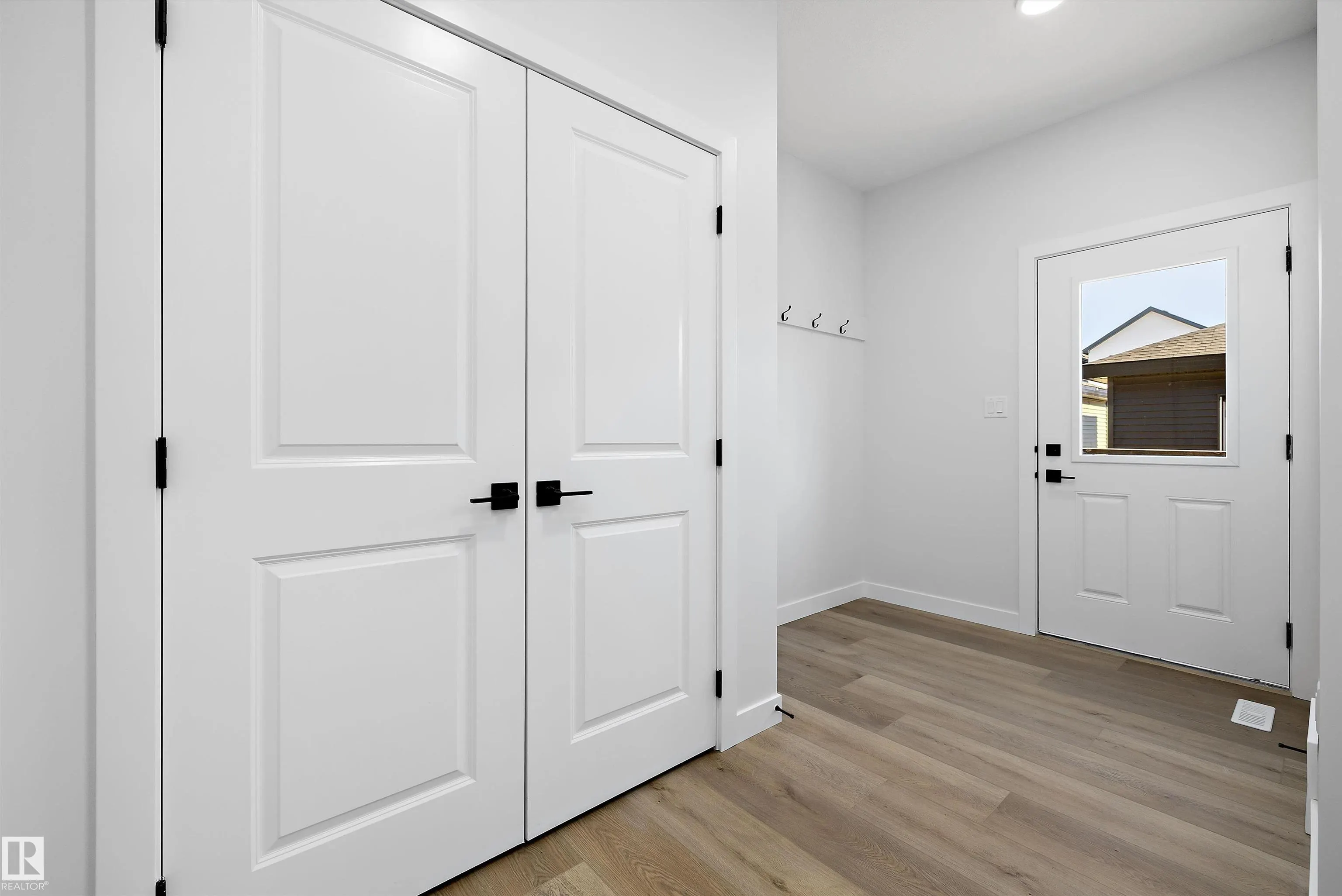 53 Clichy Close