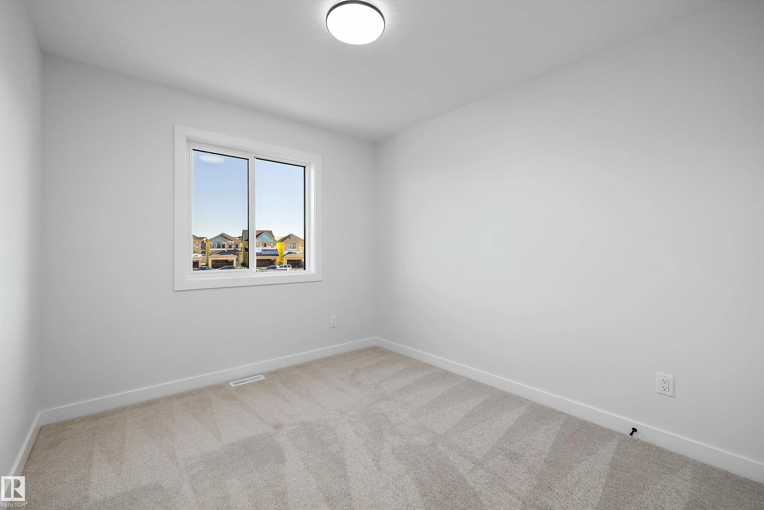 53 Clichy Close