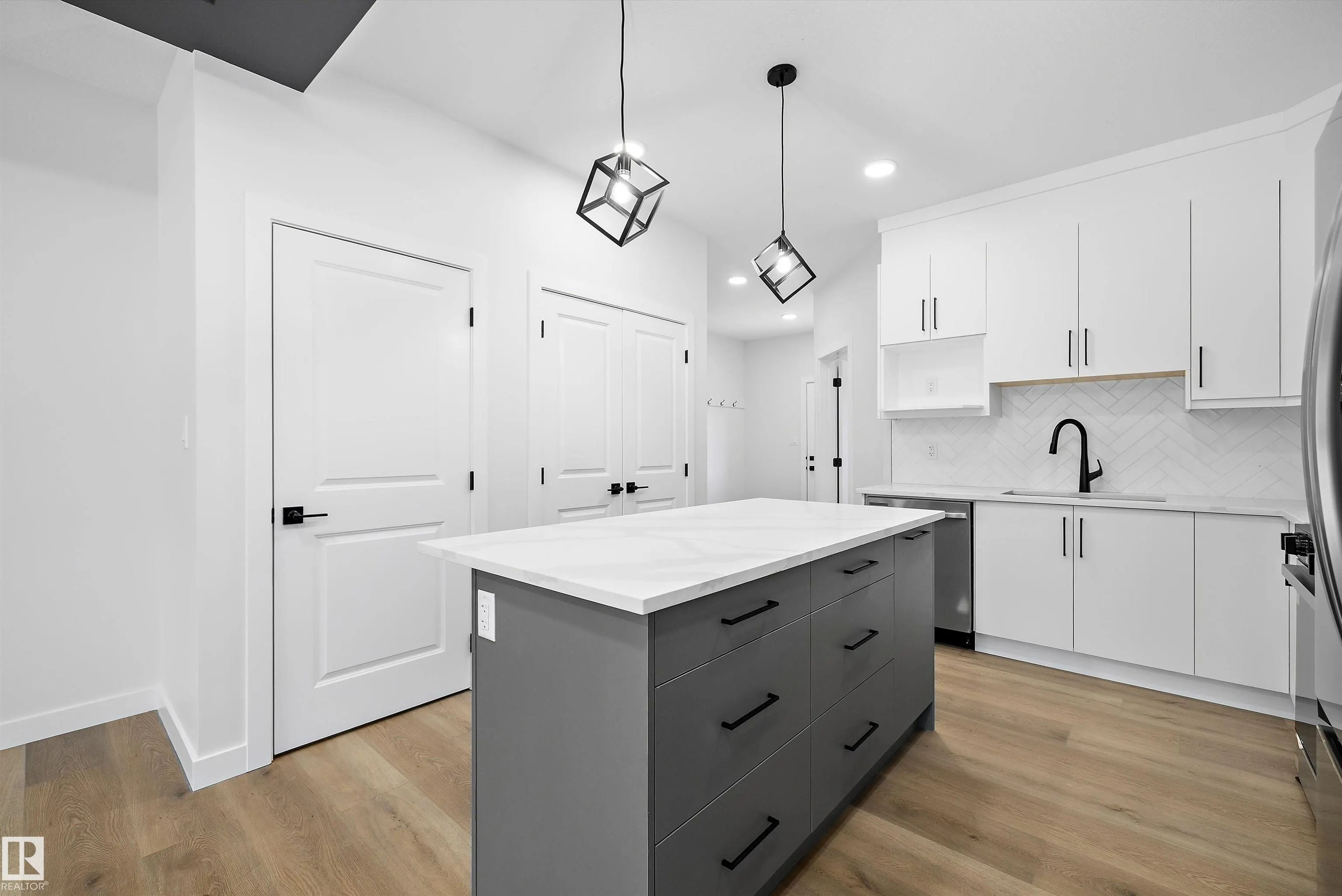 53 Clichy Close