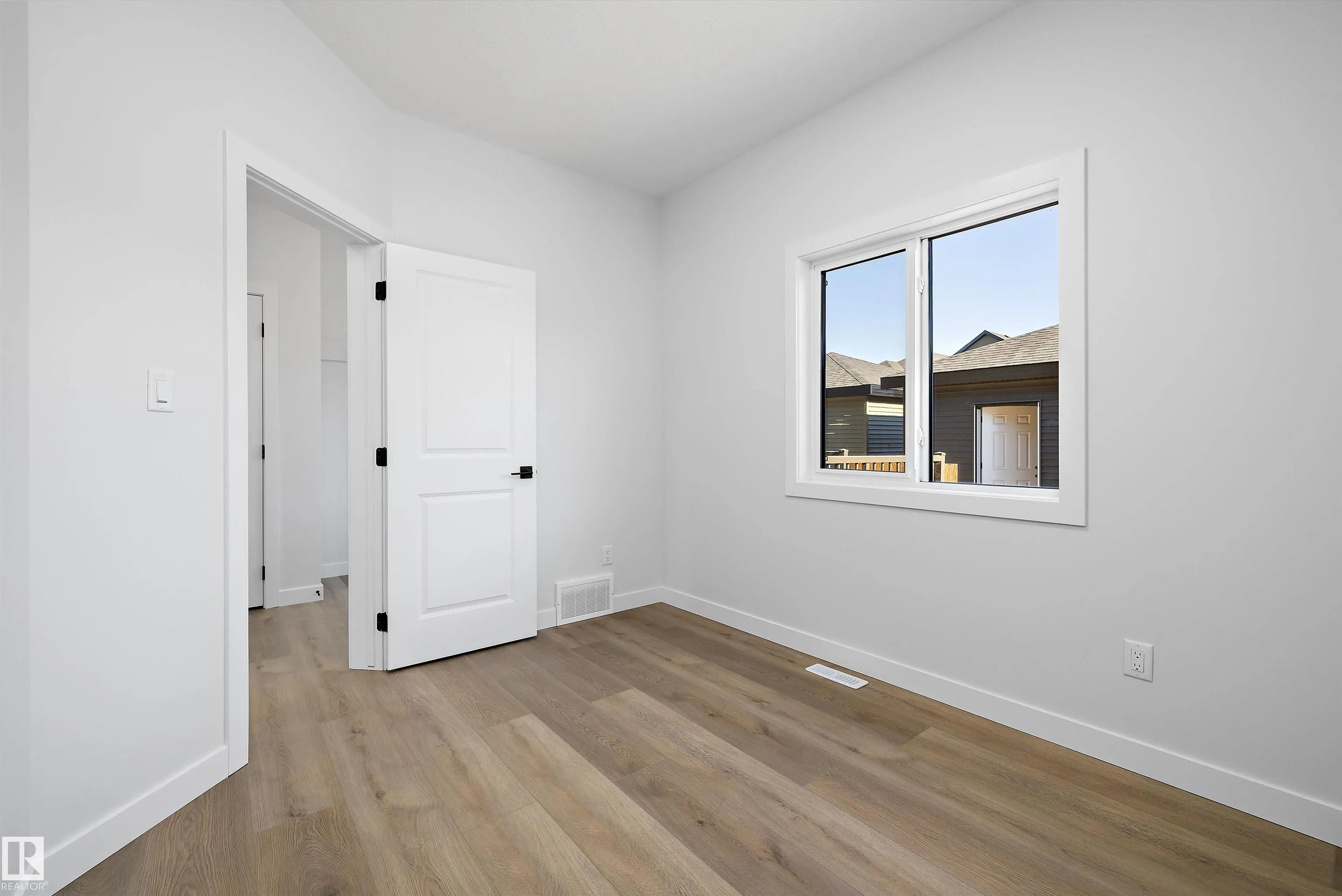 53 Clichy Close