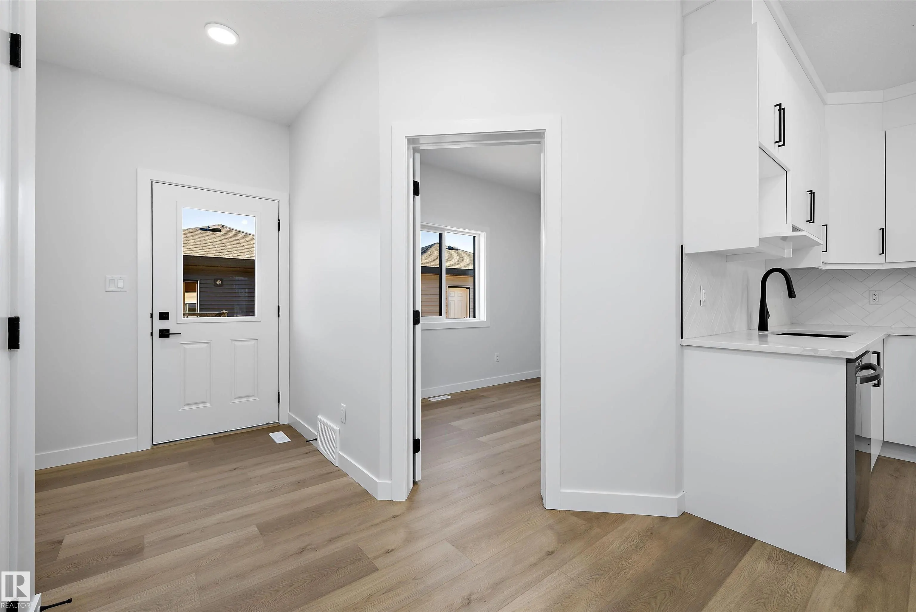 53 Clichy Close