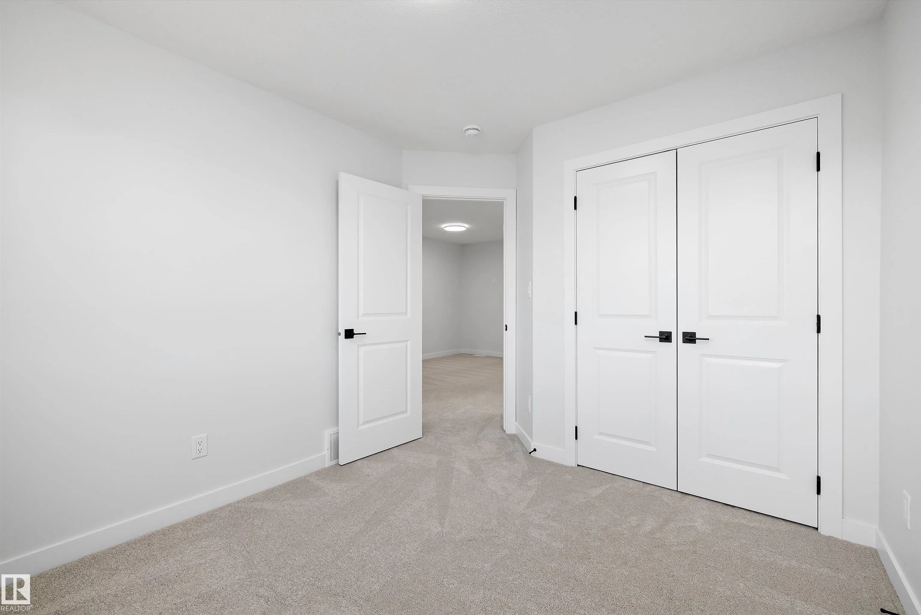 53 Clichy Close