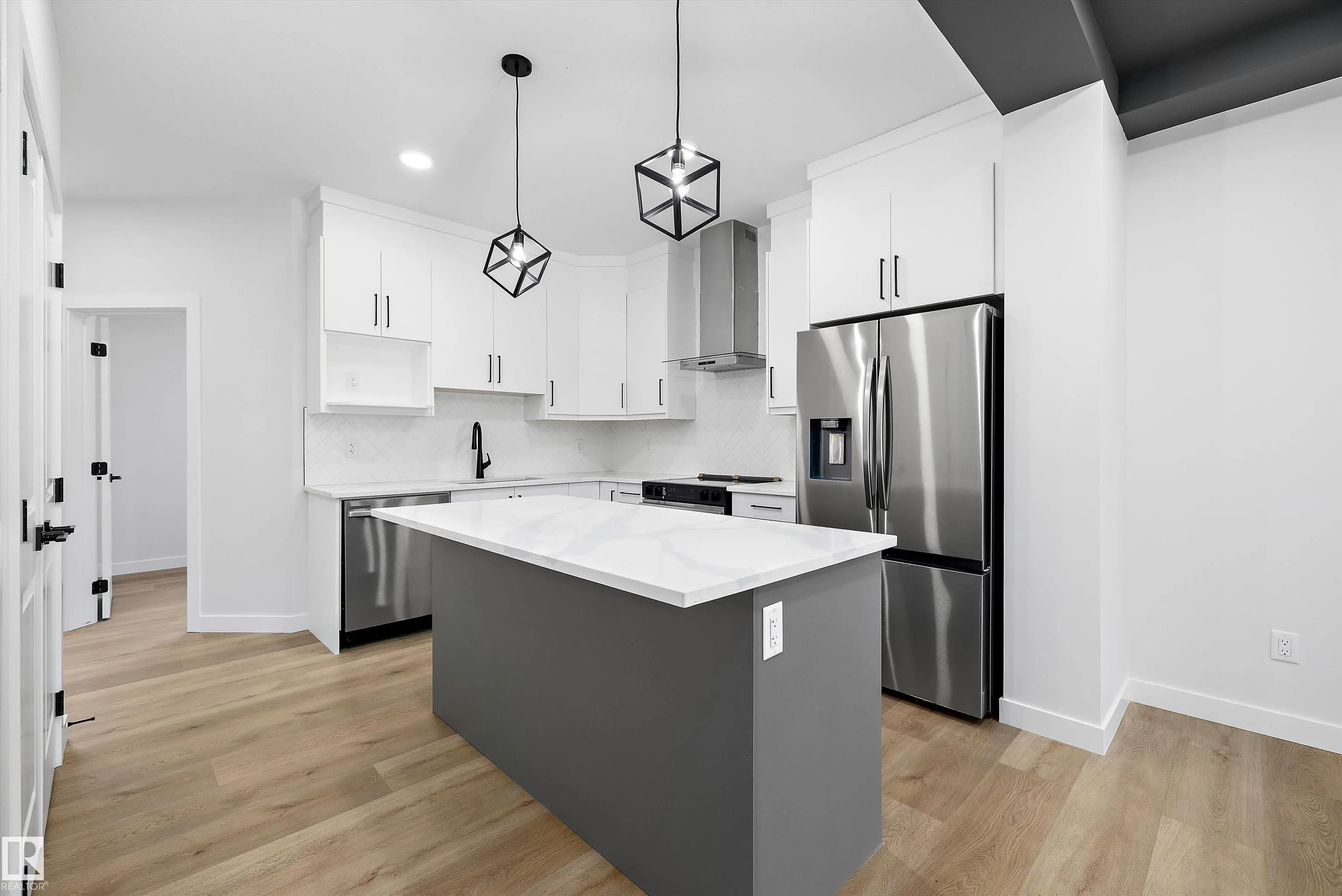 53 Clichy Close
