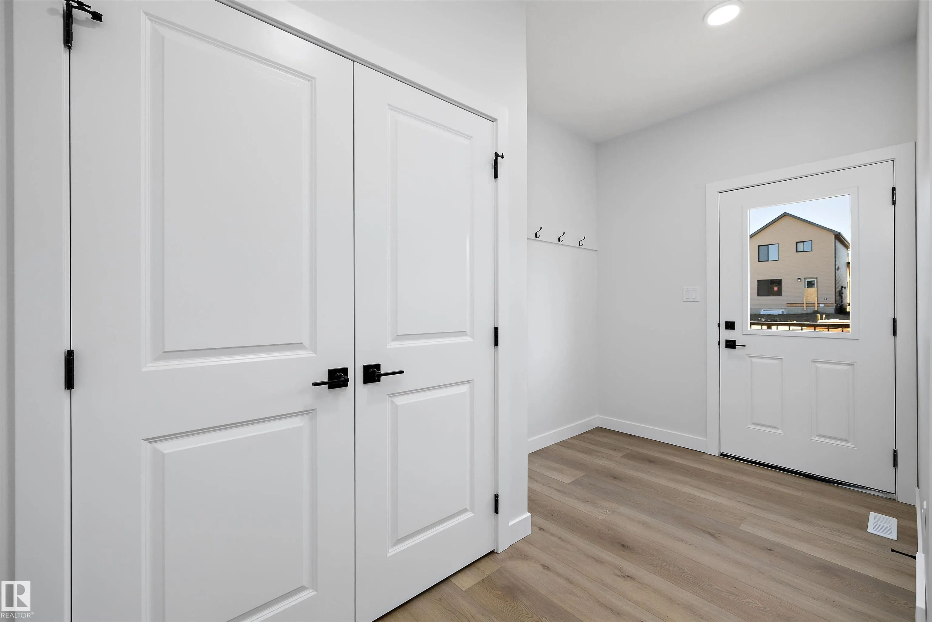 61 Clichy Close