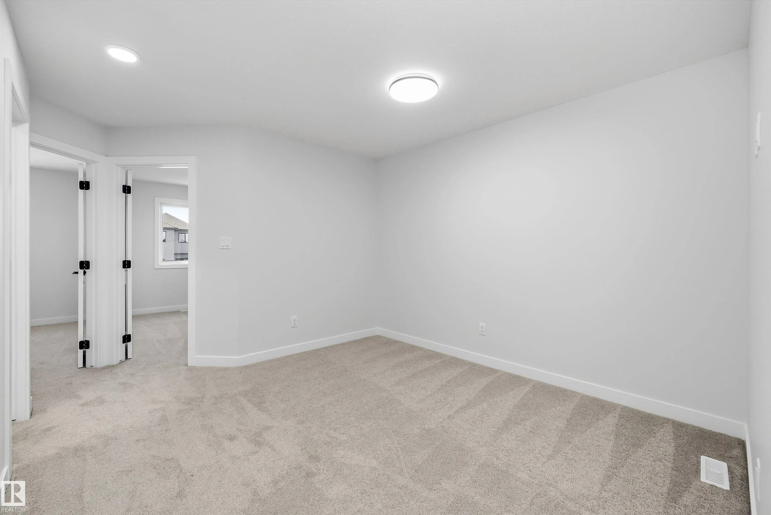 61 Clichy Close