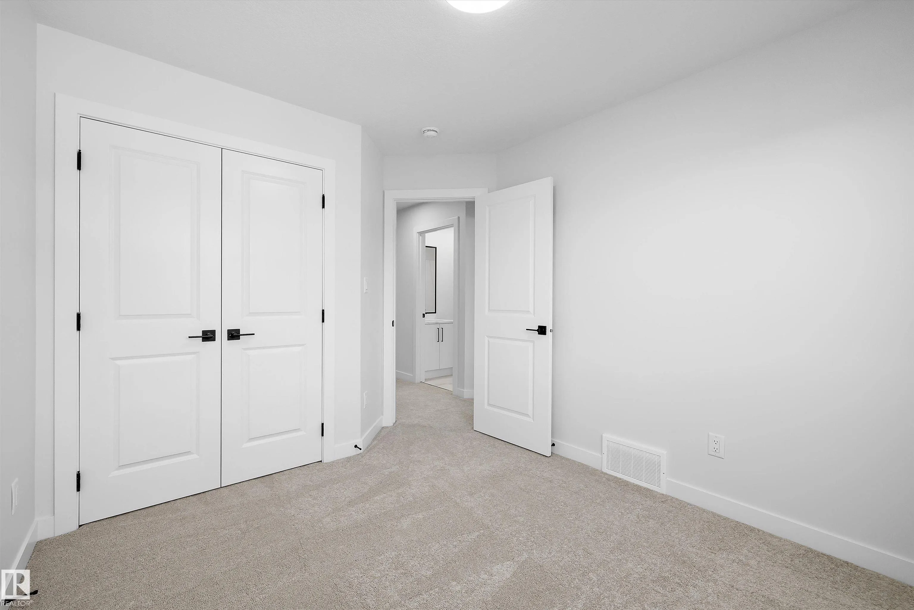 61 Clichy Close