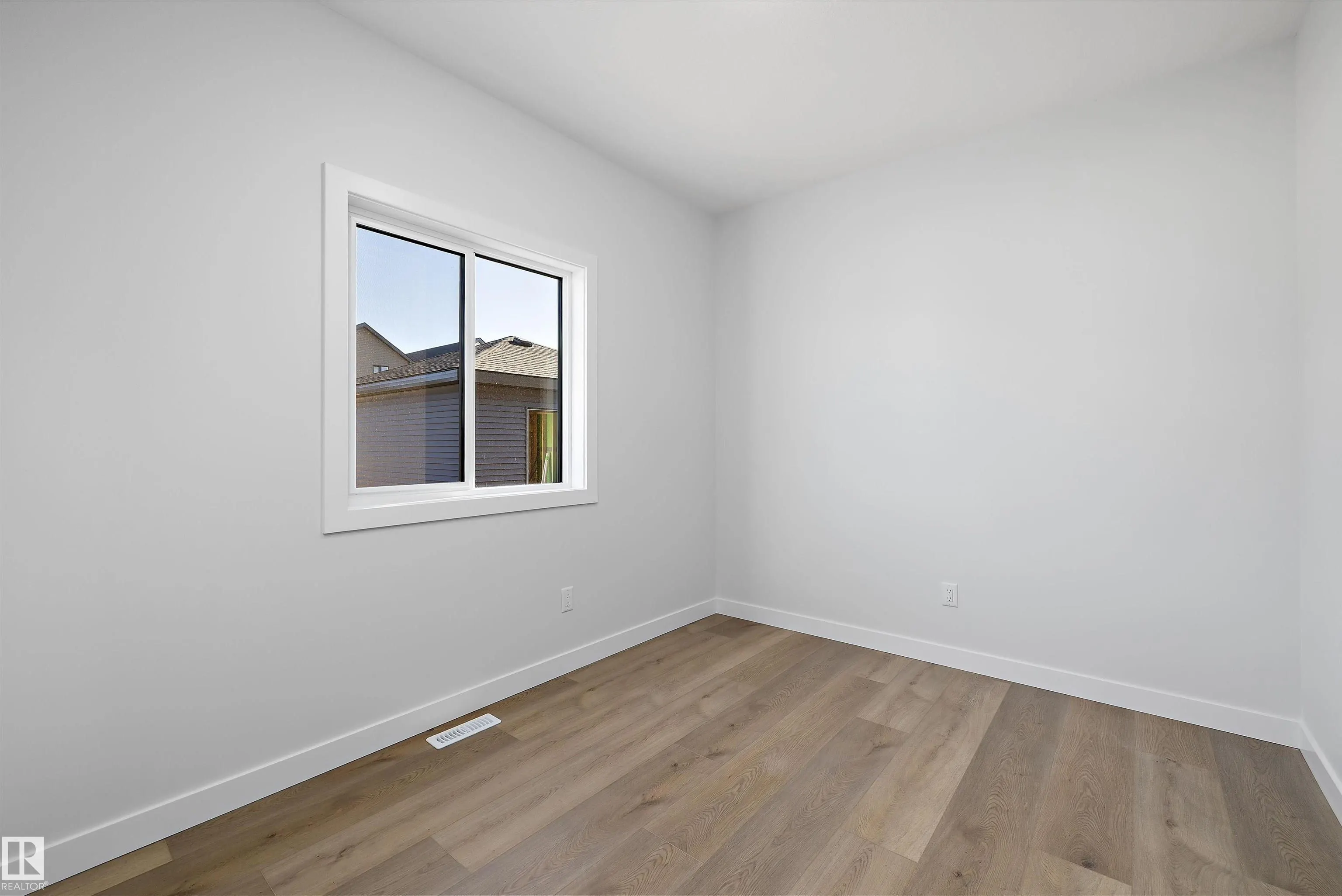 61 Clichy Close