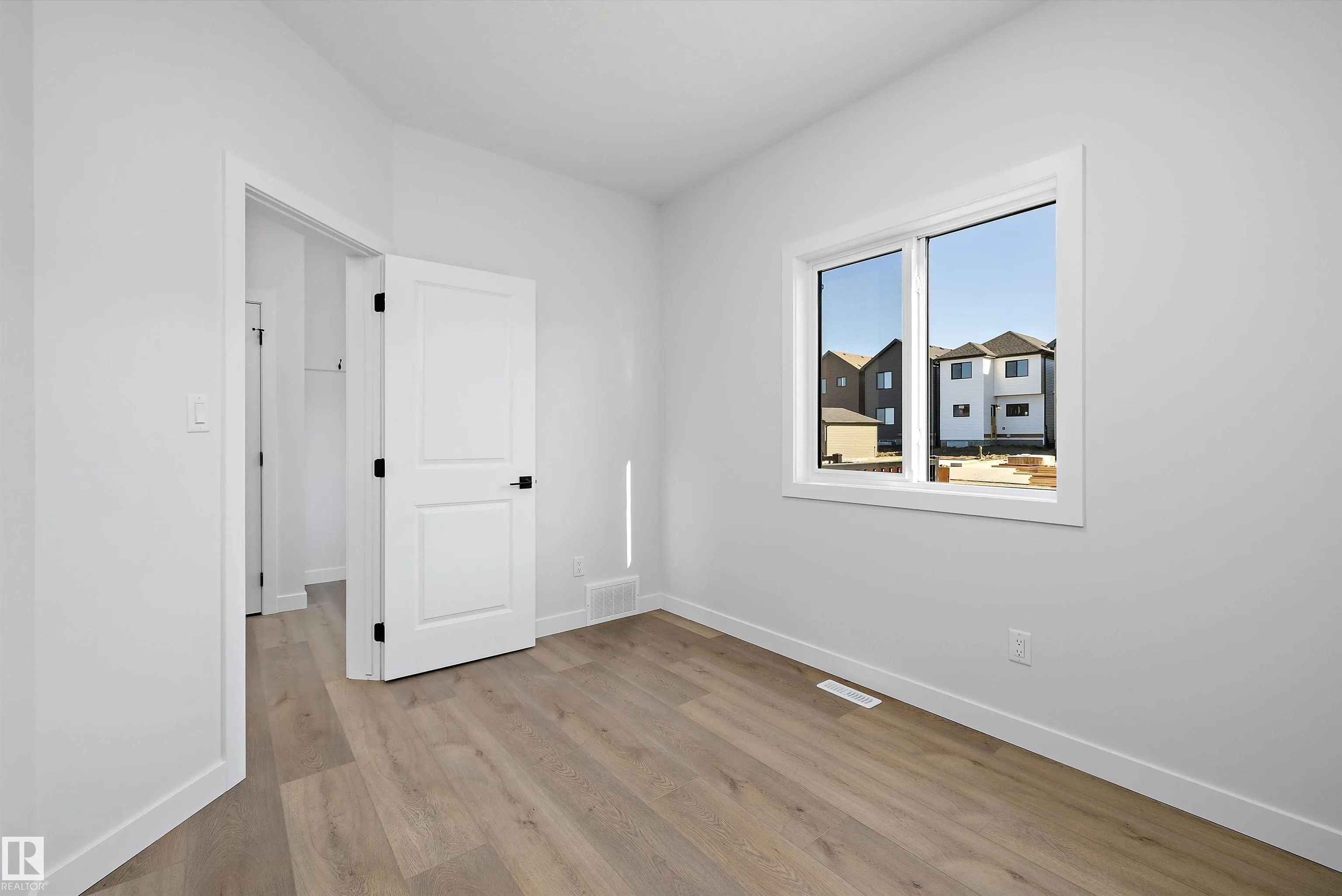 61 Clichy Close