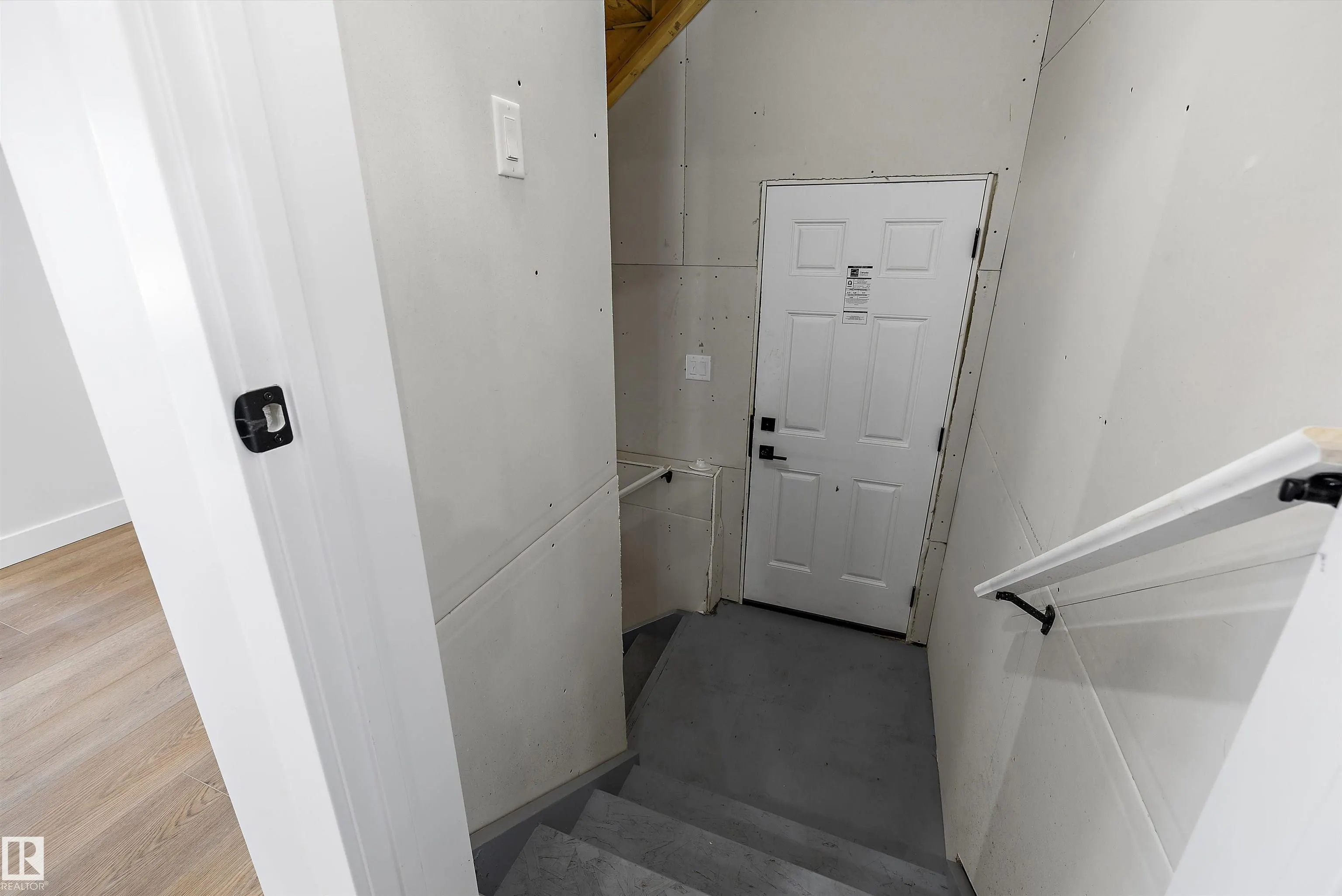 61 Clichy Close