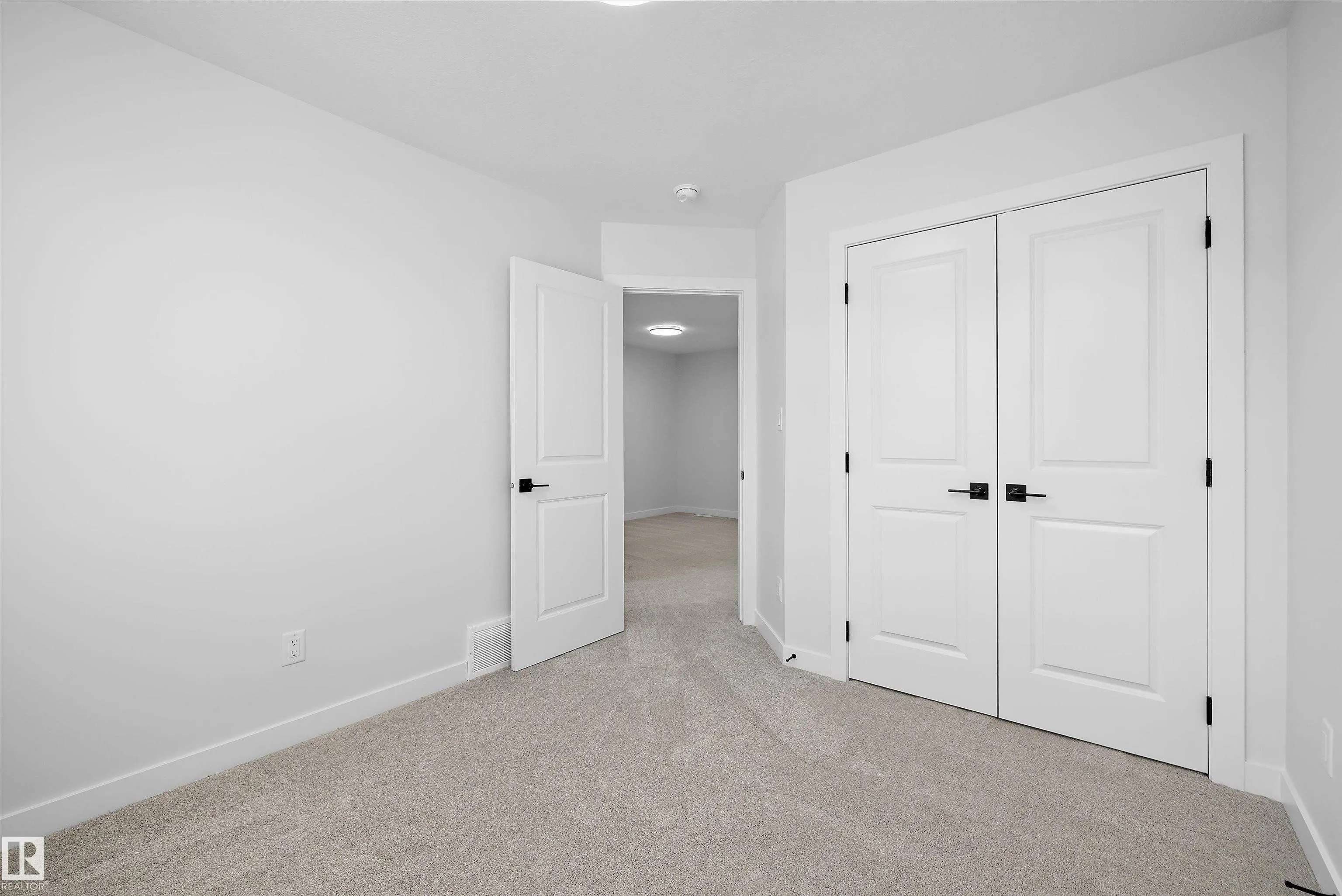 61 Clichy Close