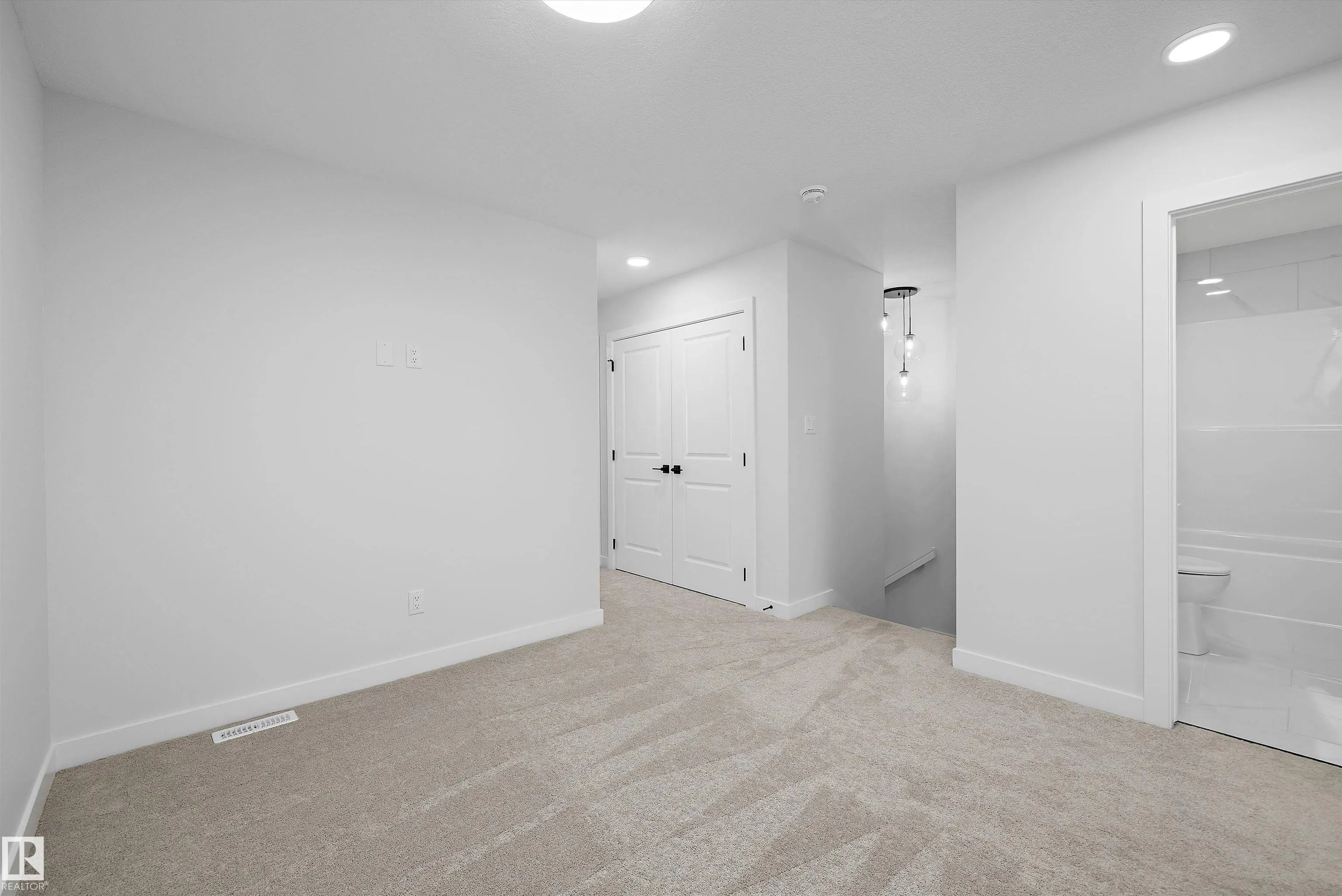61 Clichy Close