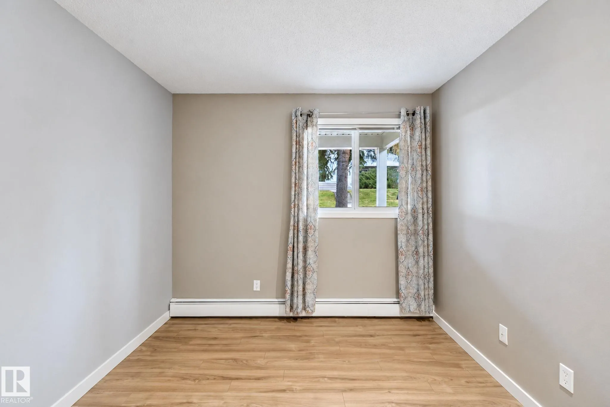 340 Woodbridge Way