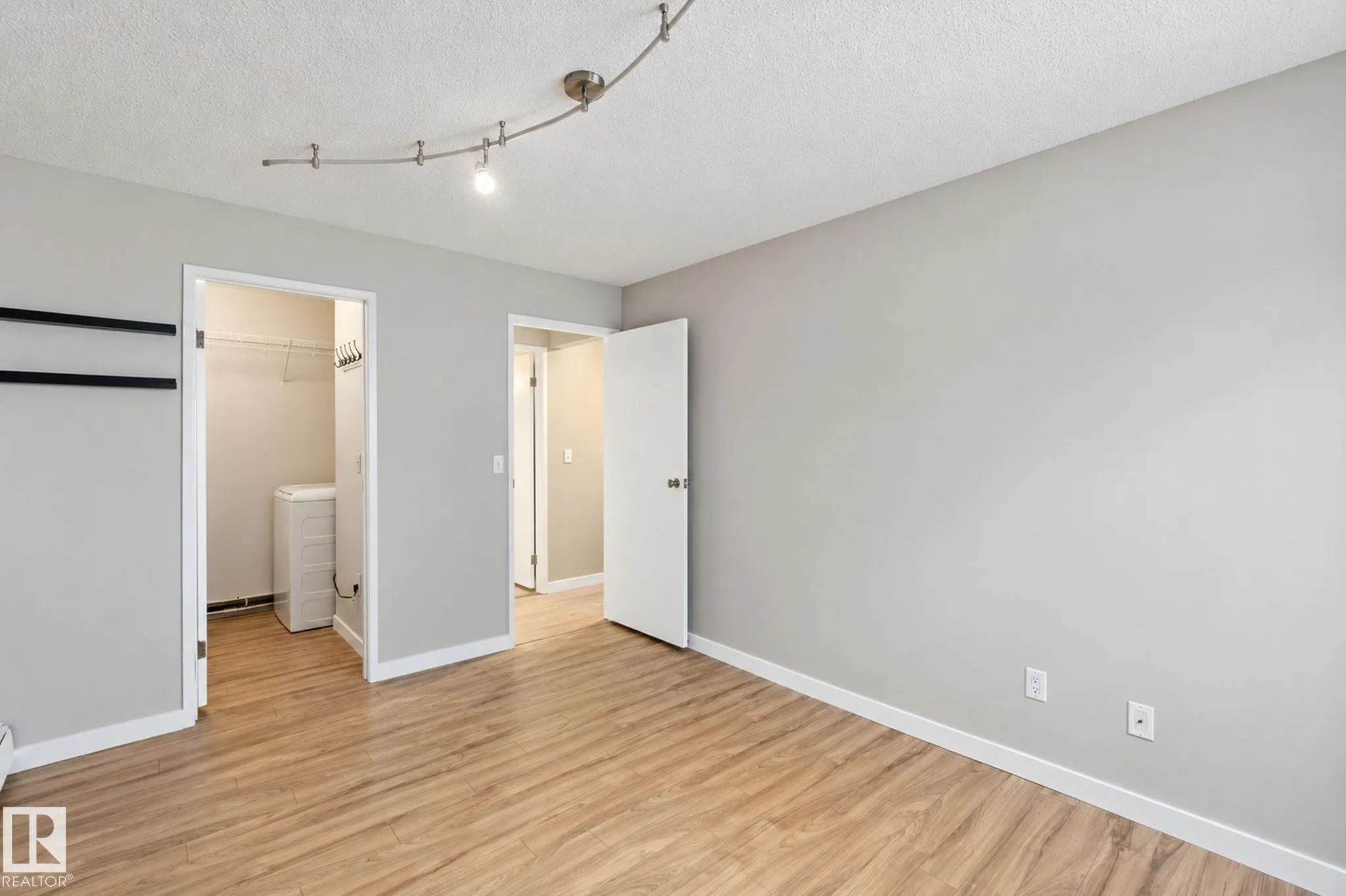 340 Woodbridge Way