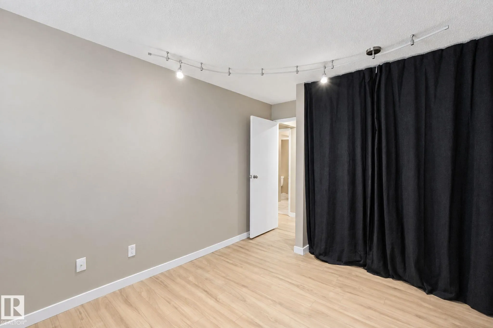 340 Woodbridge Way