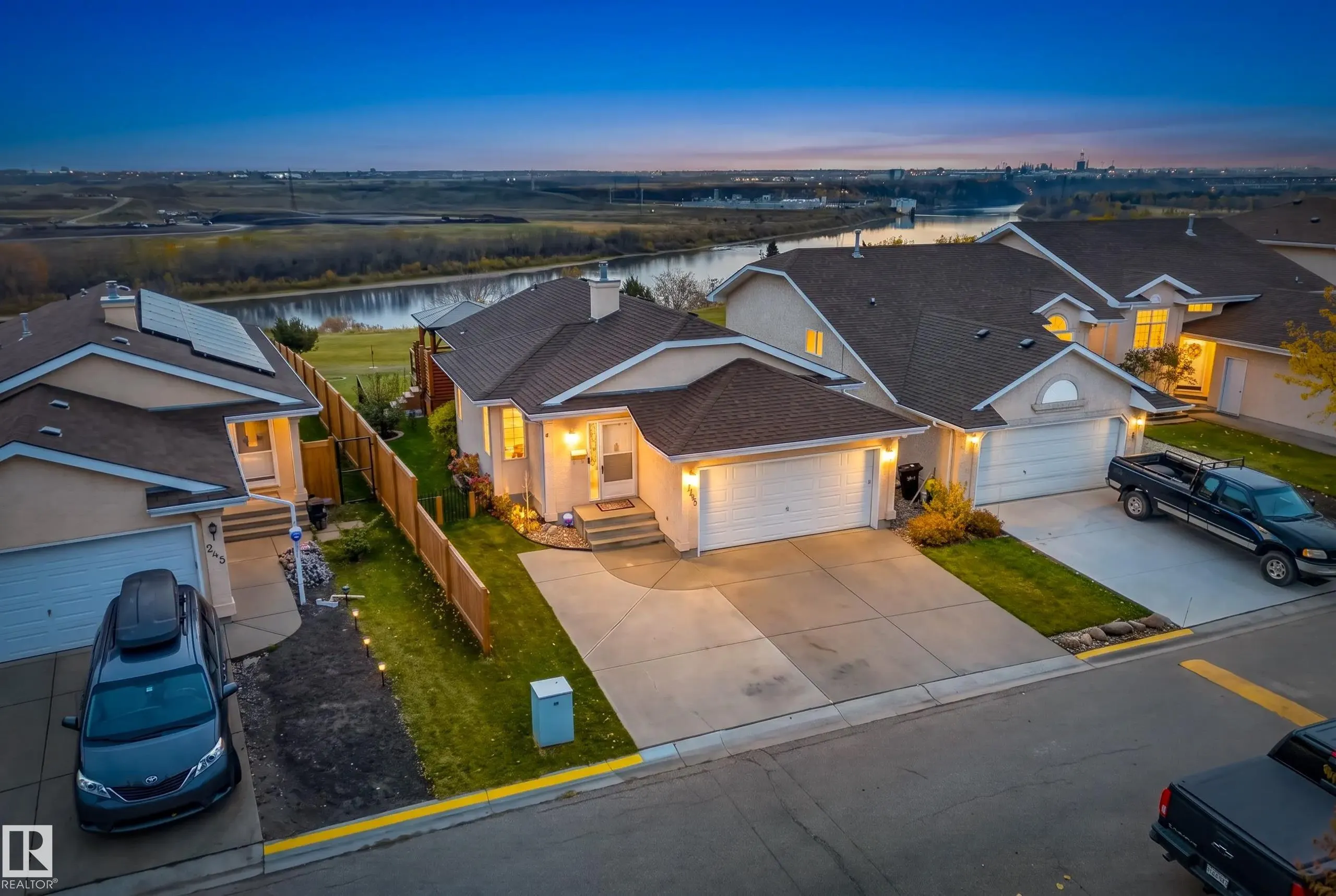 245 RIVER Point(e)