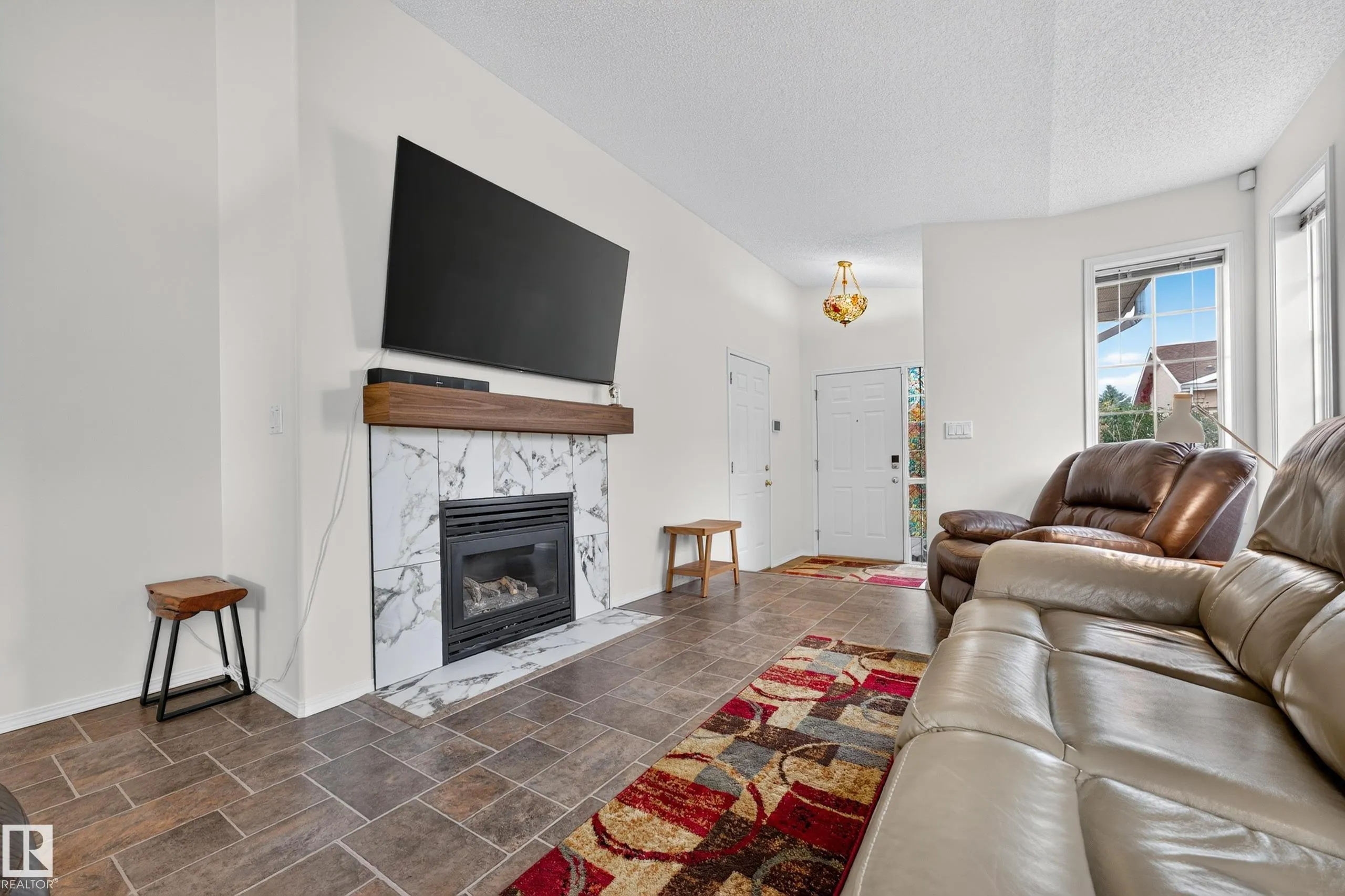 245 RIVER Point(e)