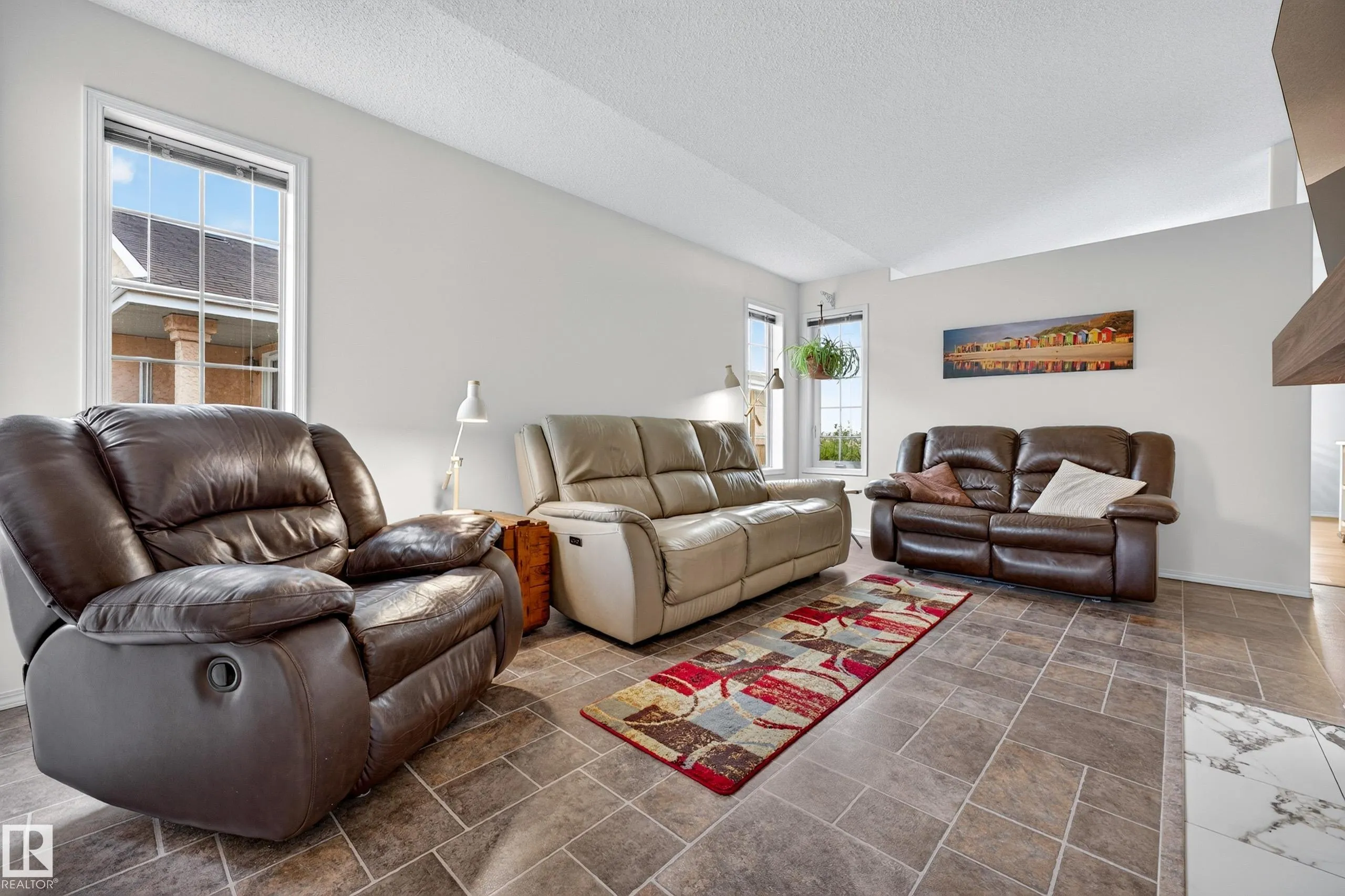 245 RIVER Point(e)
