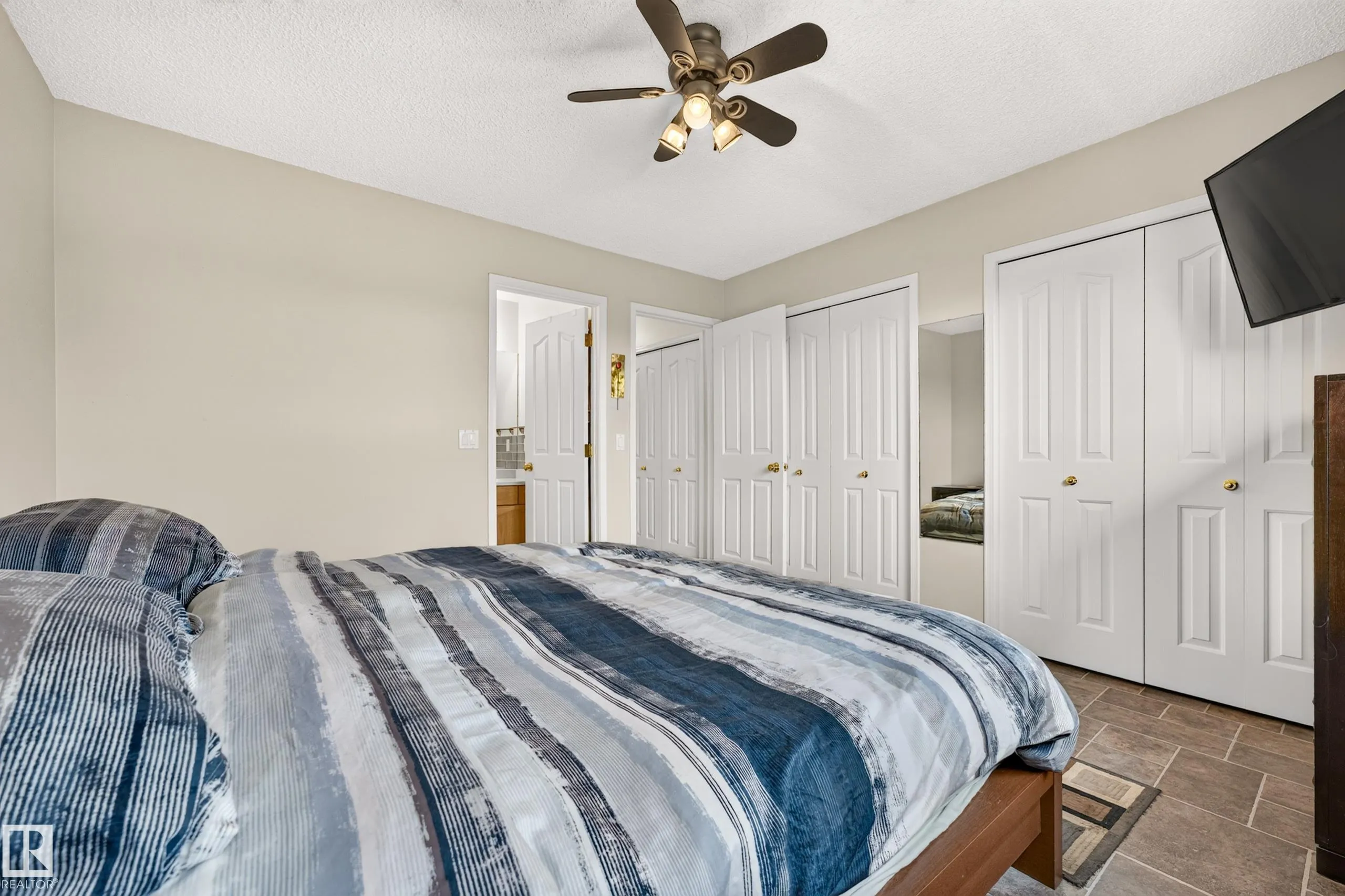 245 RIVER Point(e)