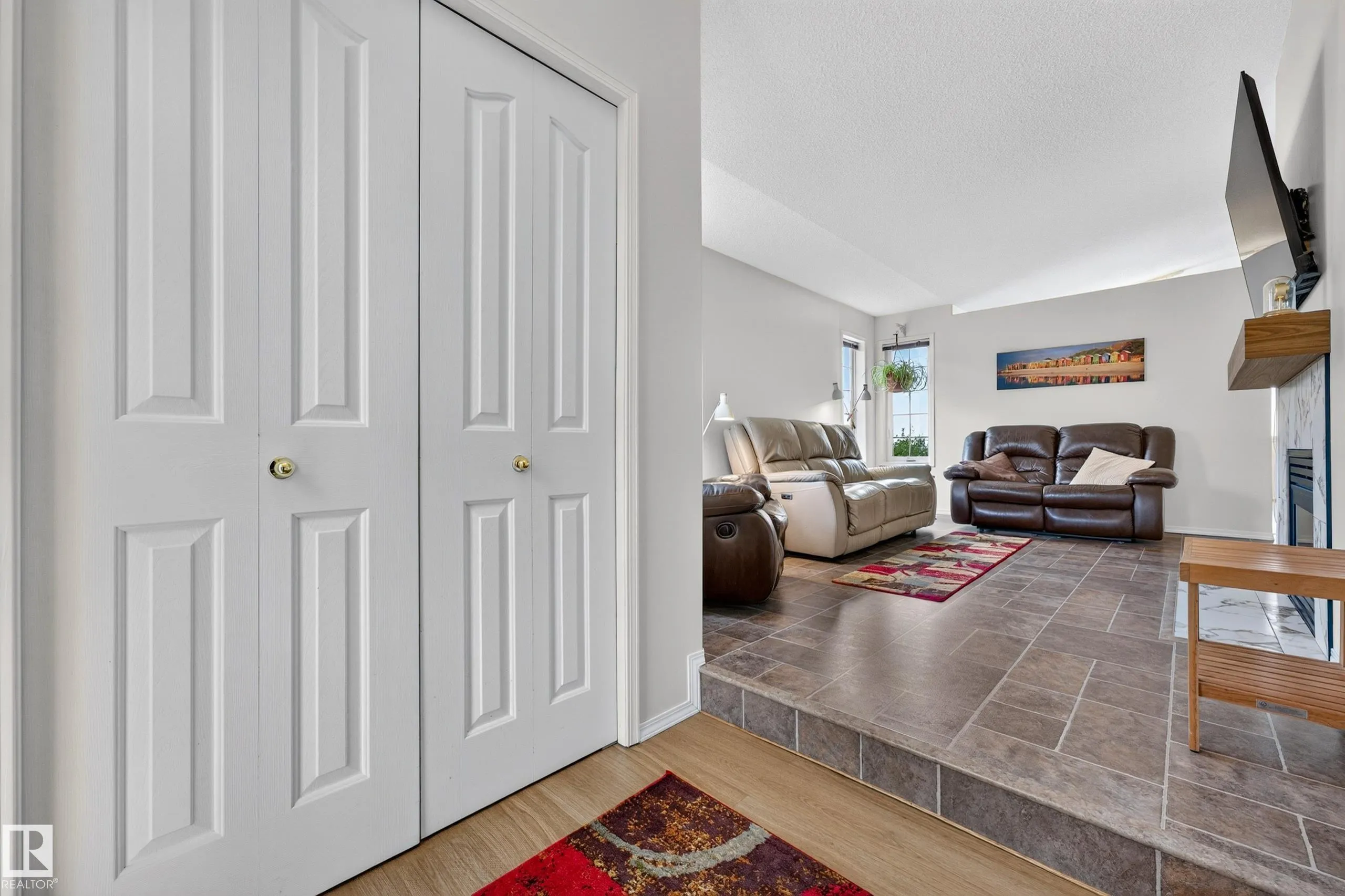 245 RIVER Point(e)