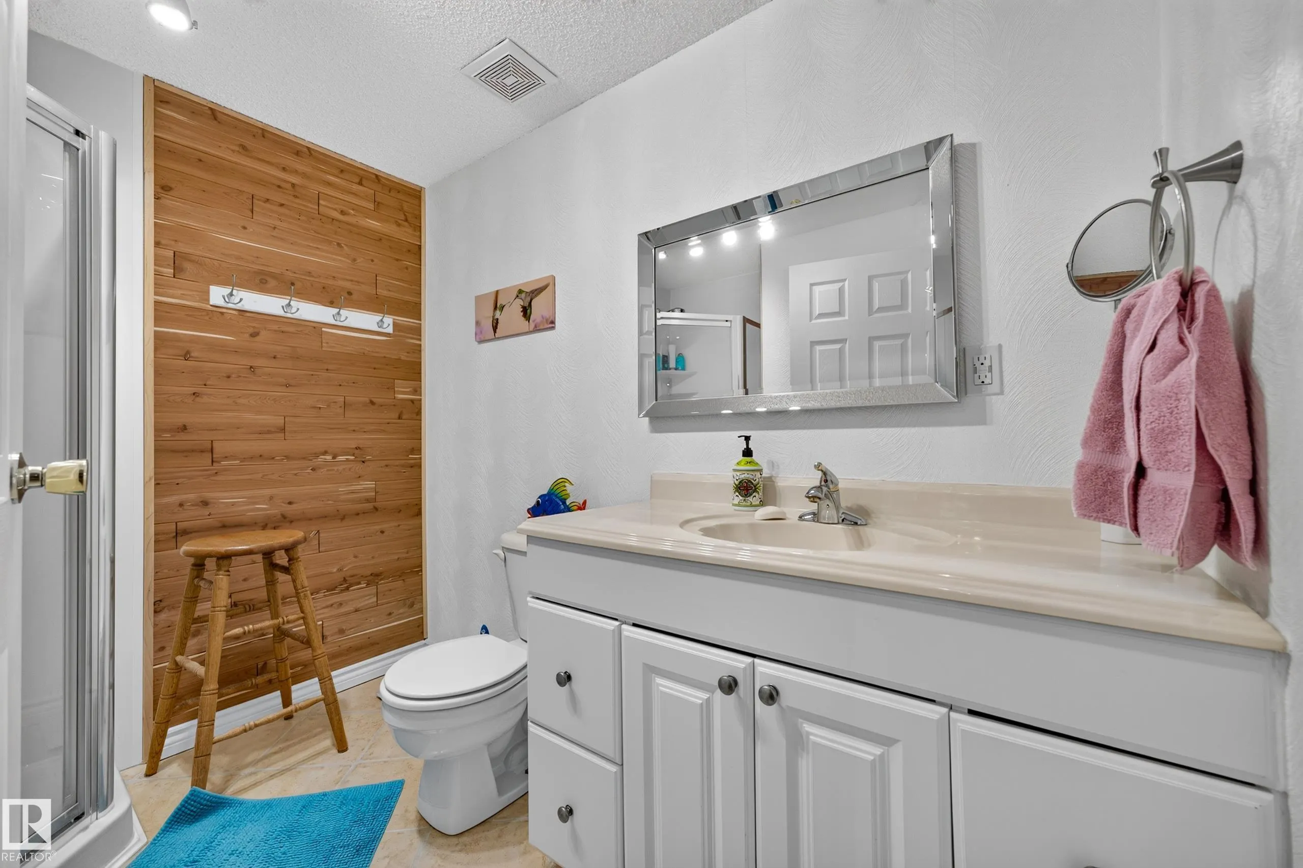245 RIVER Point(e)