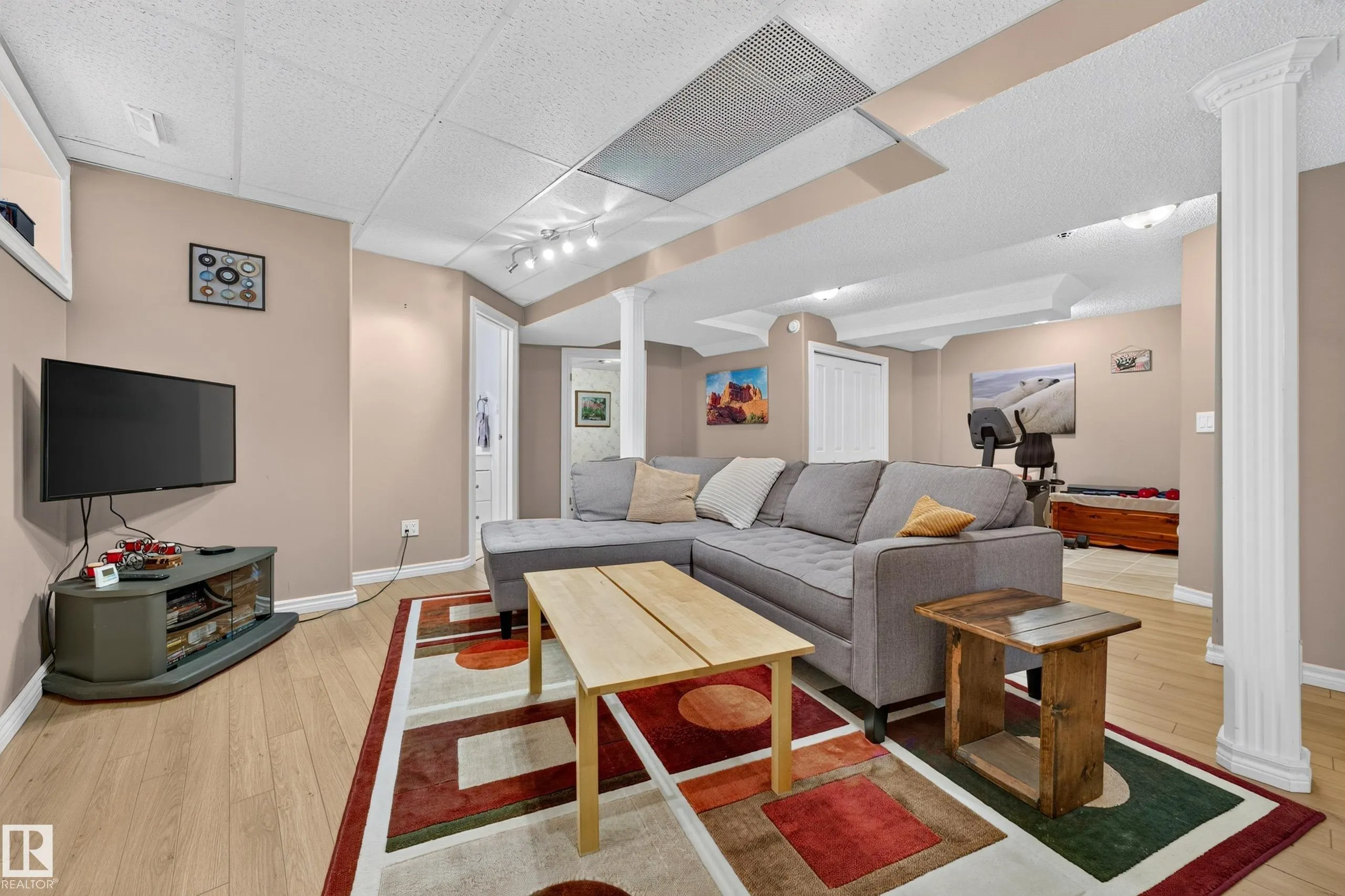 245 RIVER Point(e)