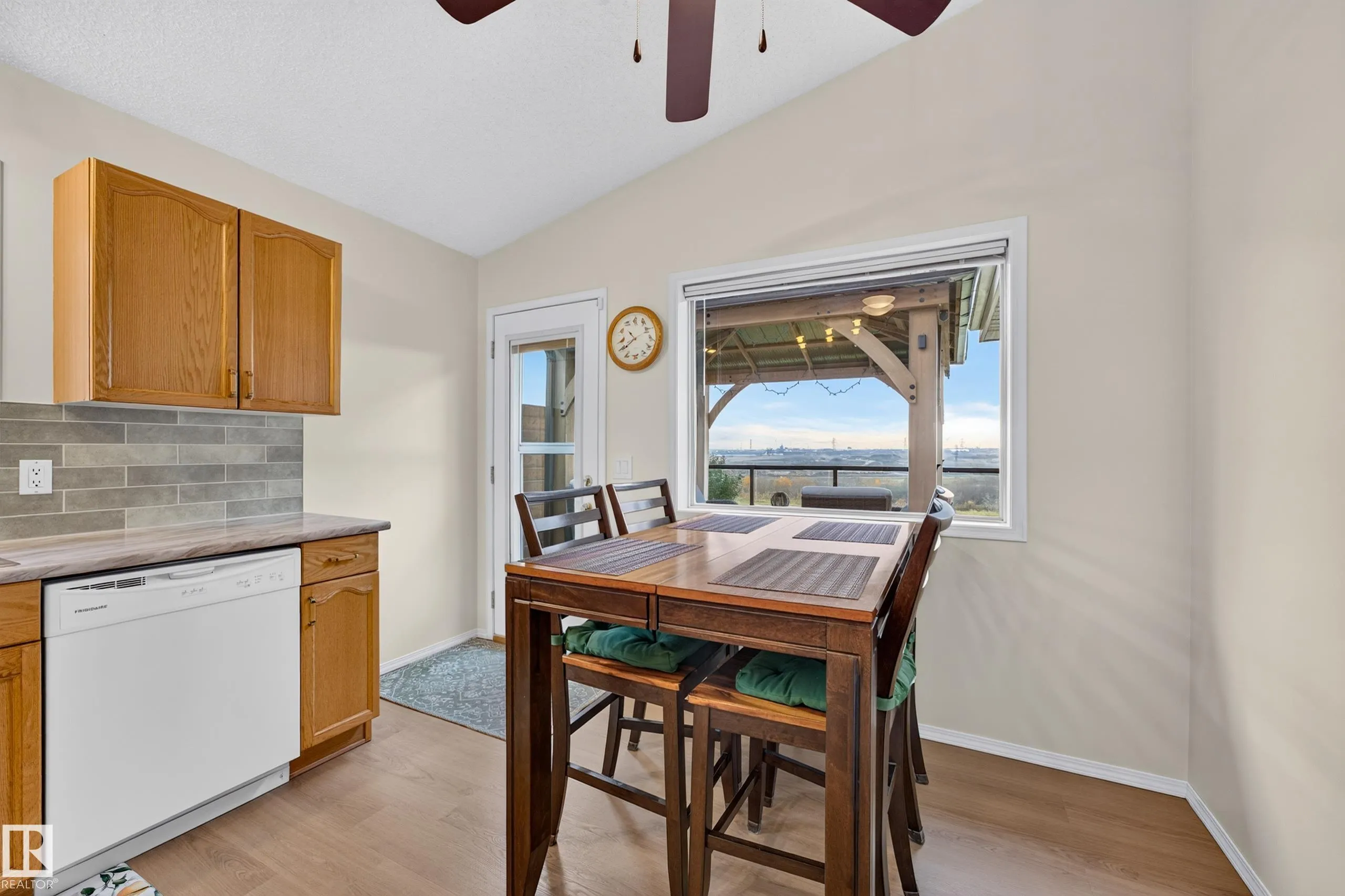 245 RIVER Point(e)
