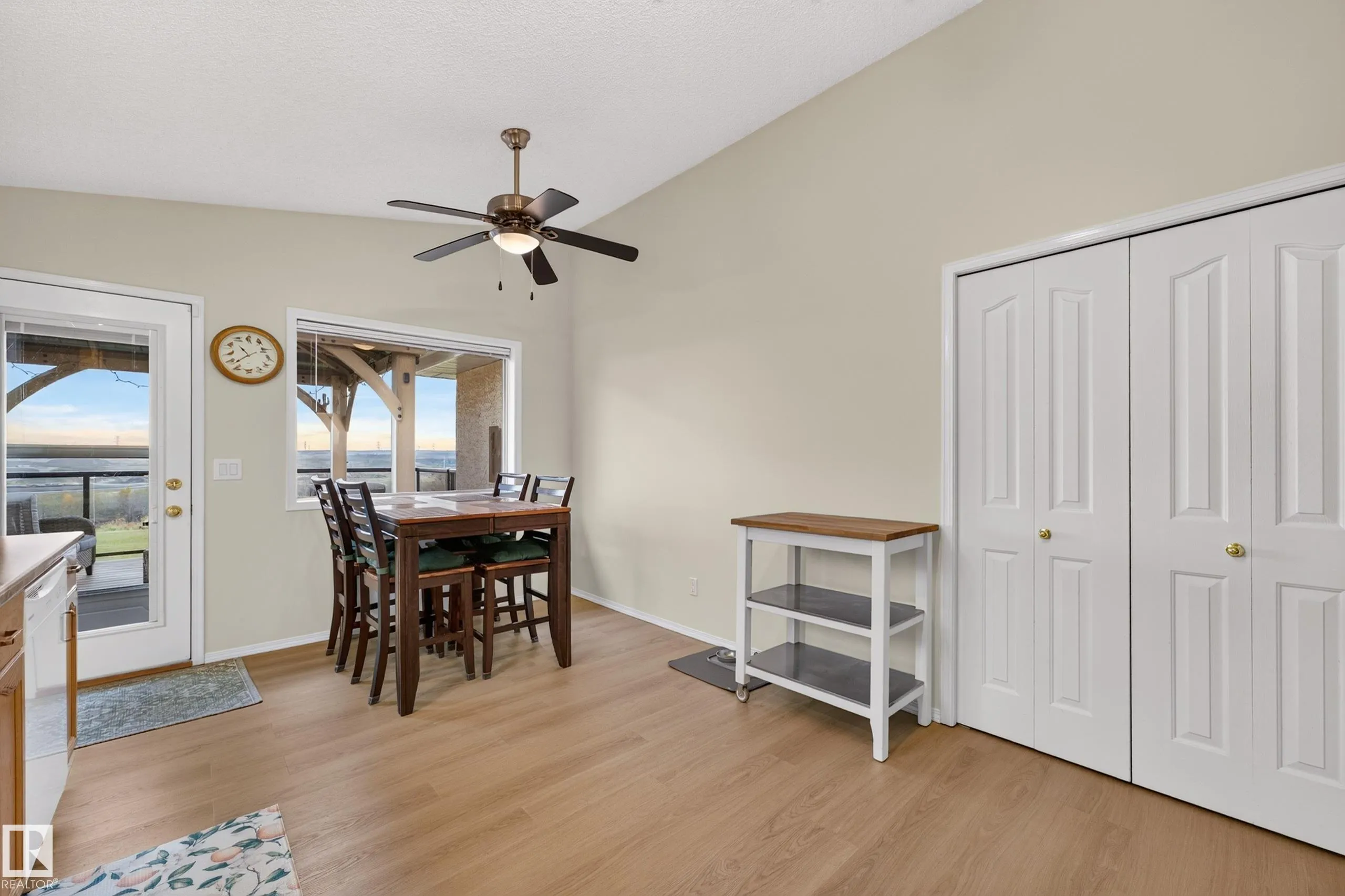 245 RIVER Point(e)